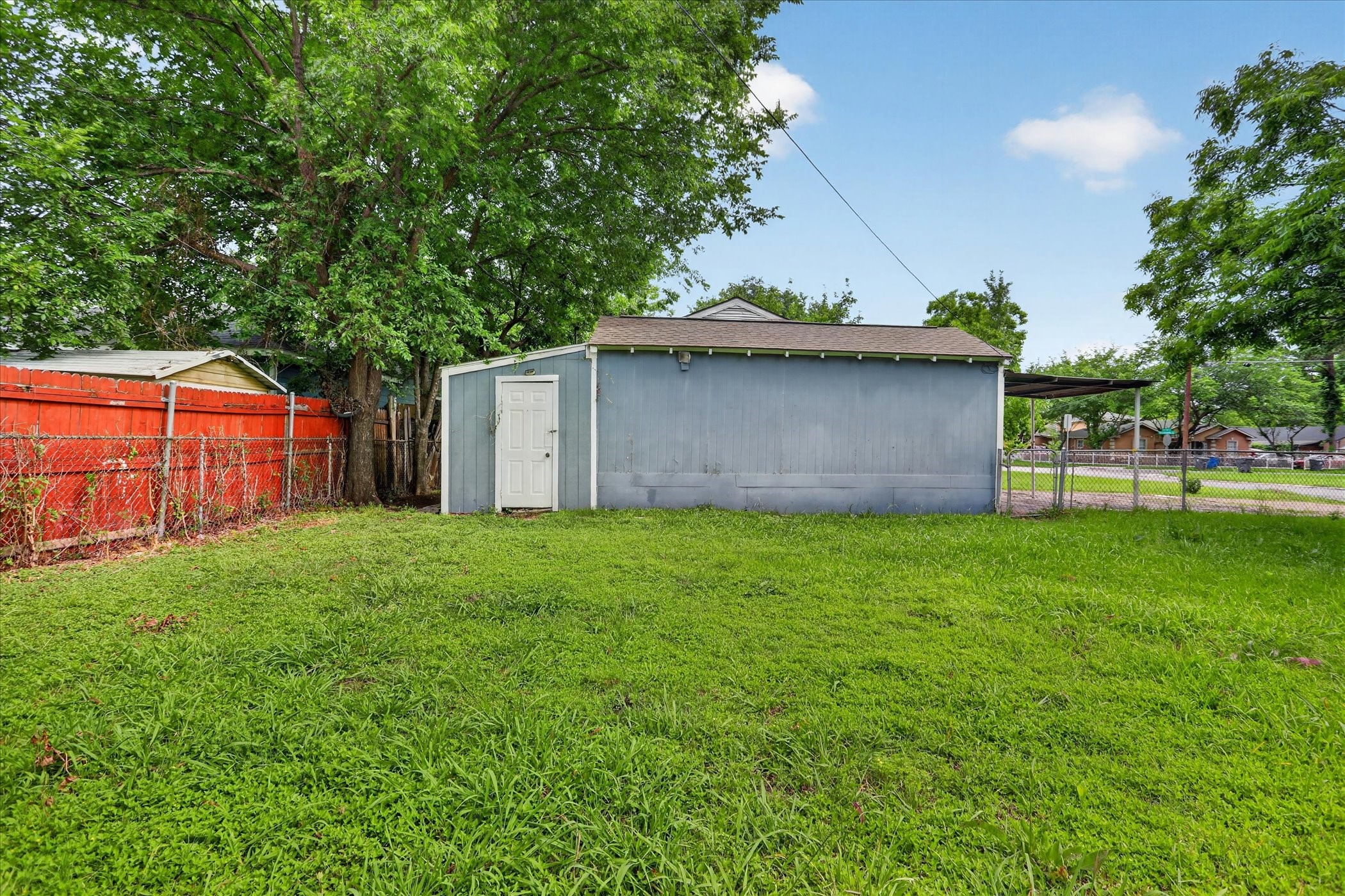8752 Woodcastle Drive