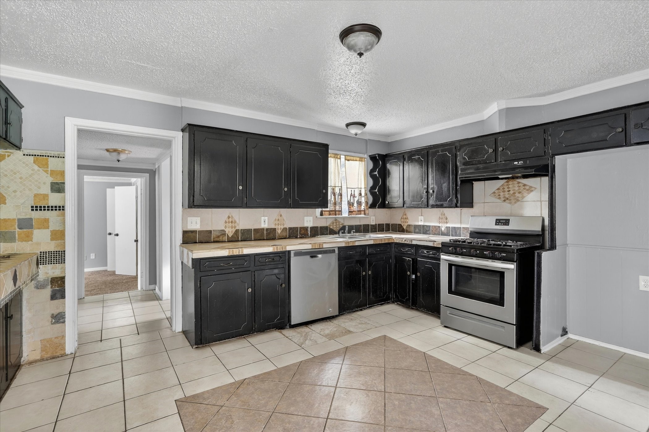 8752 Woodcastle Drive