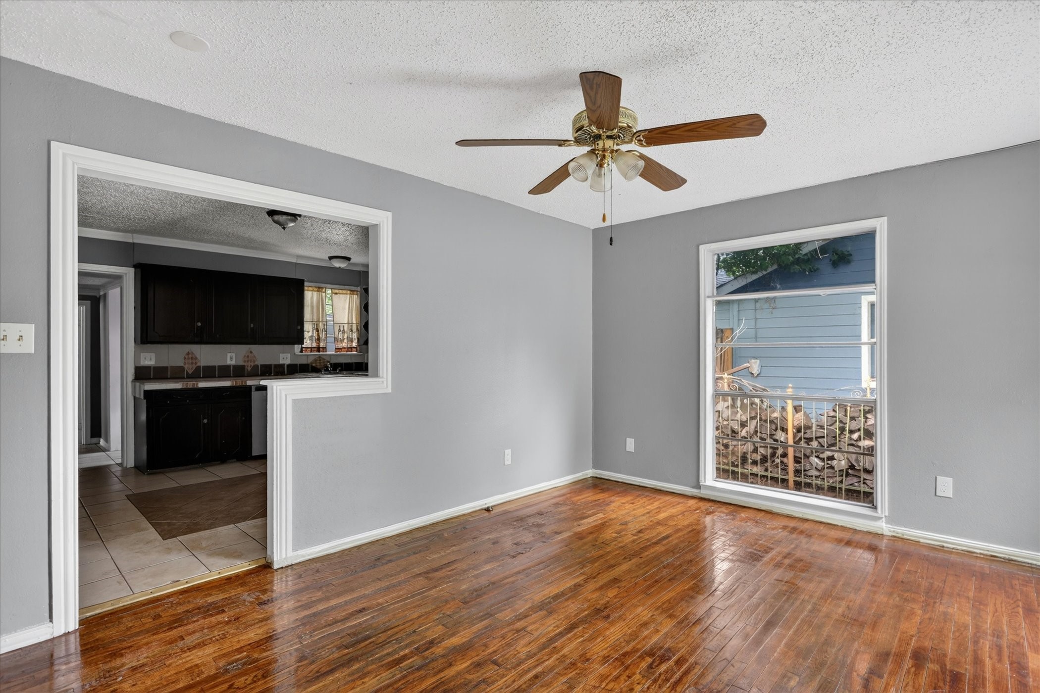 8752 Woodcastle Drive