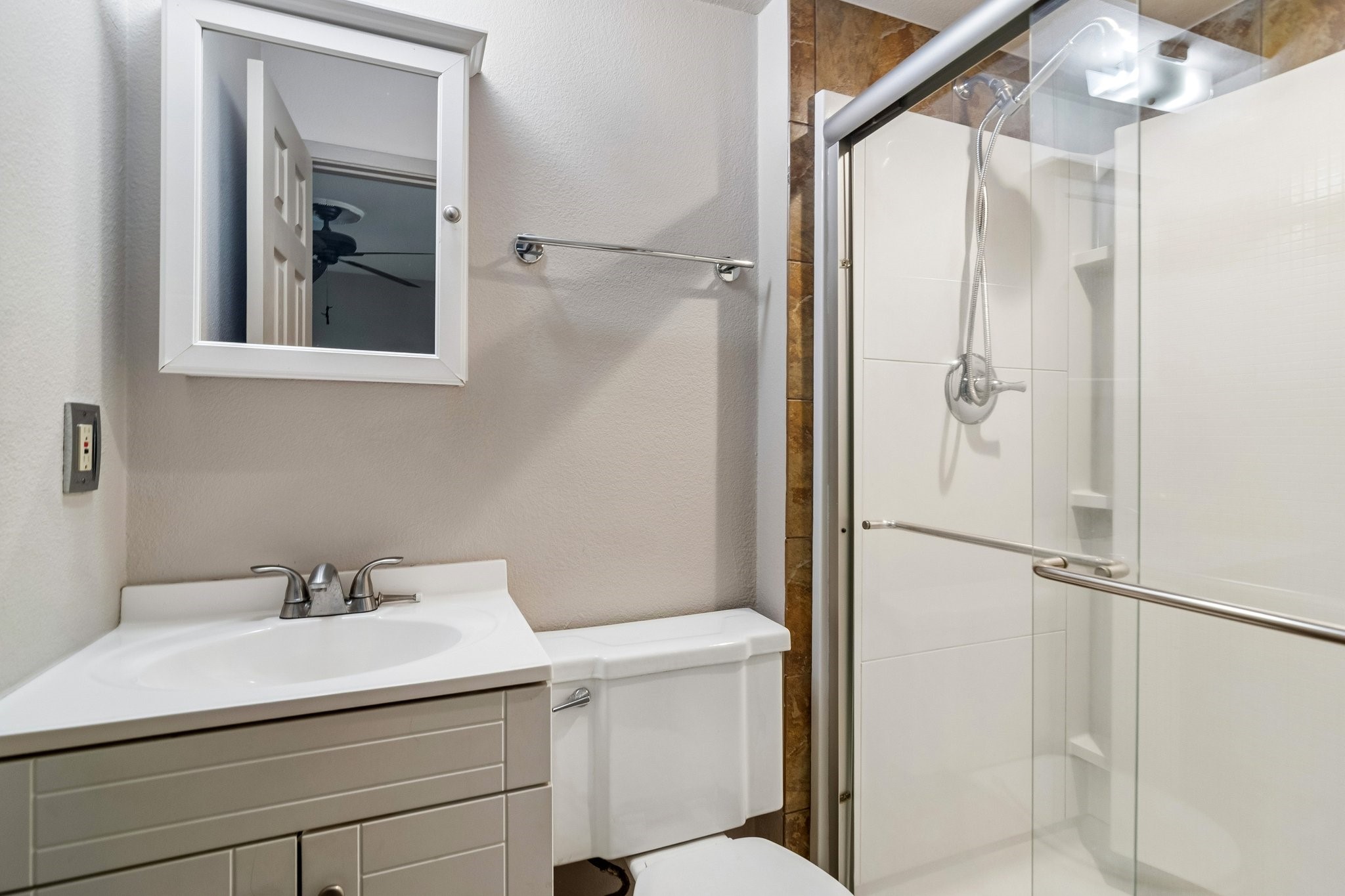 13203 - 13205 Kit Lane