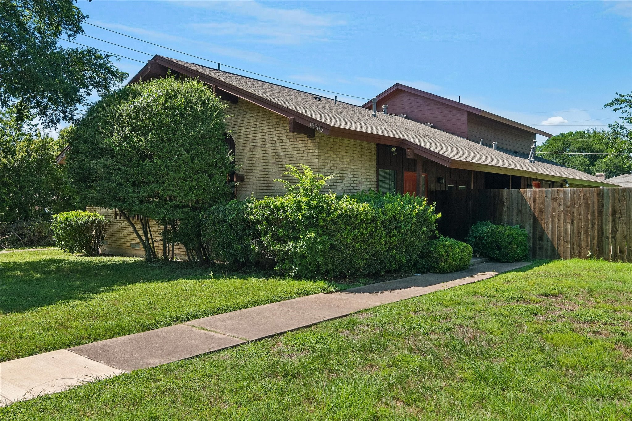 13203 - 13205 Kit Lane