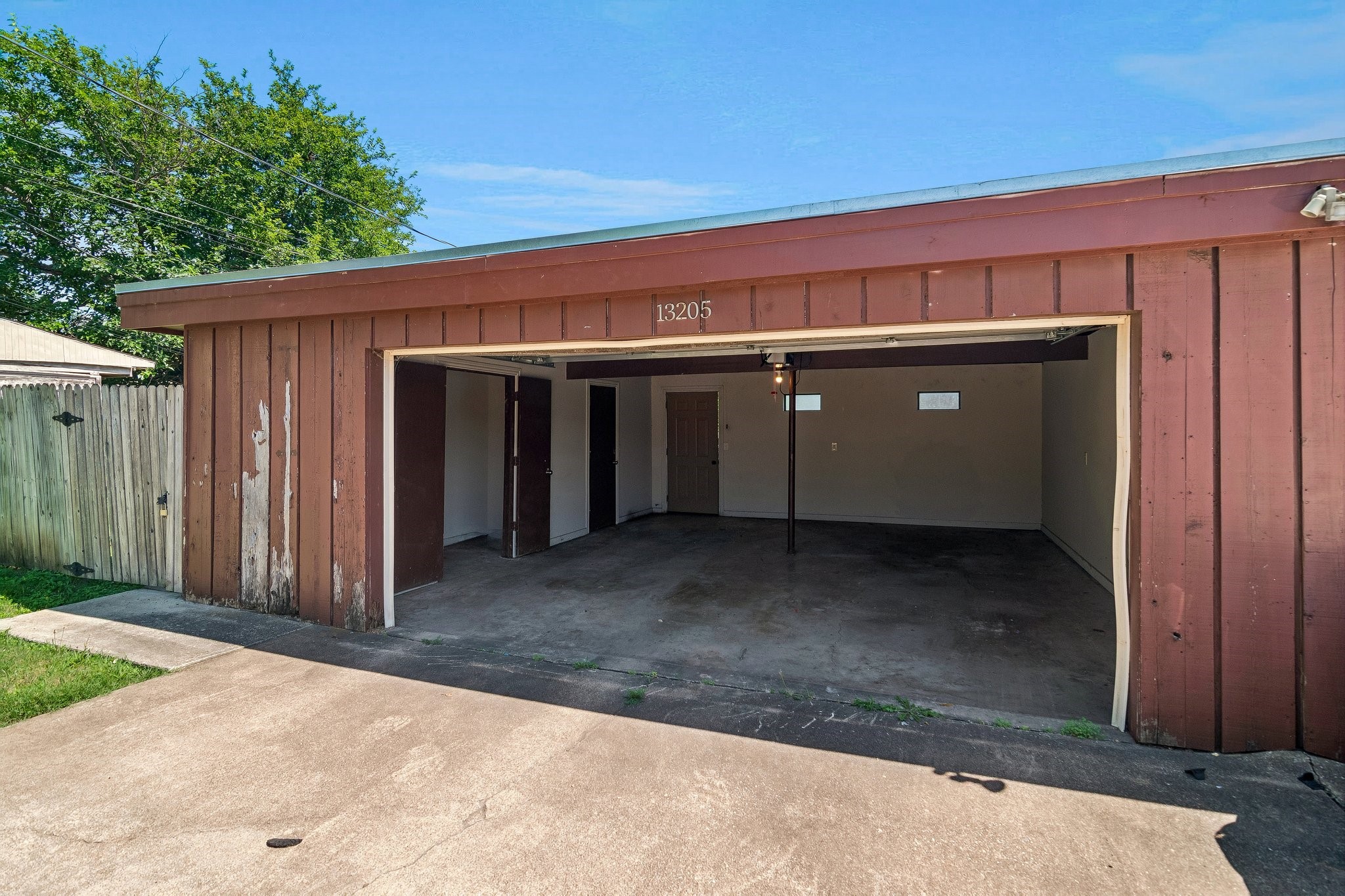 13203 - 13205 Kit Lane