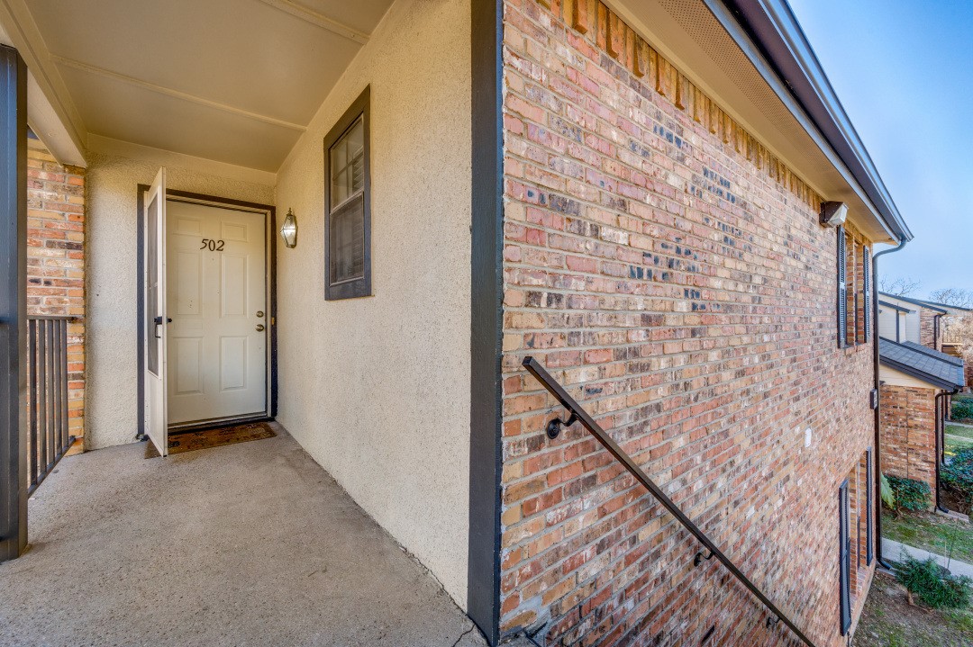 2835 Keller Springs 502