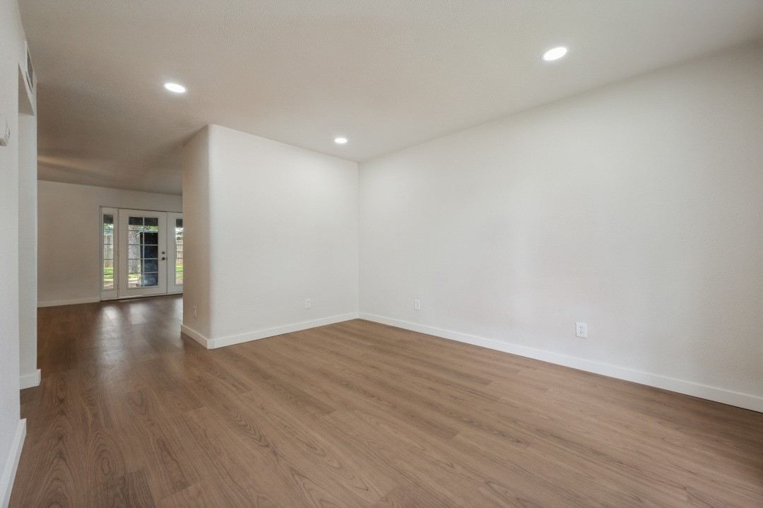 1025 Kingston Drive