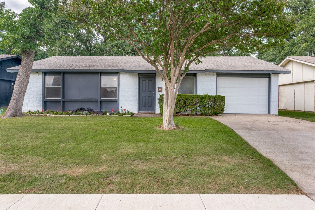 1025 Kingston Drive