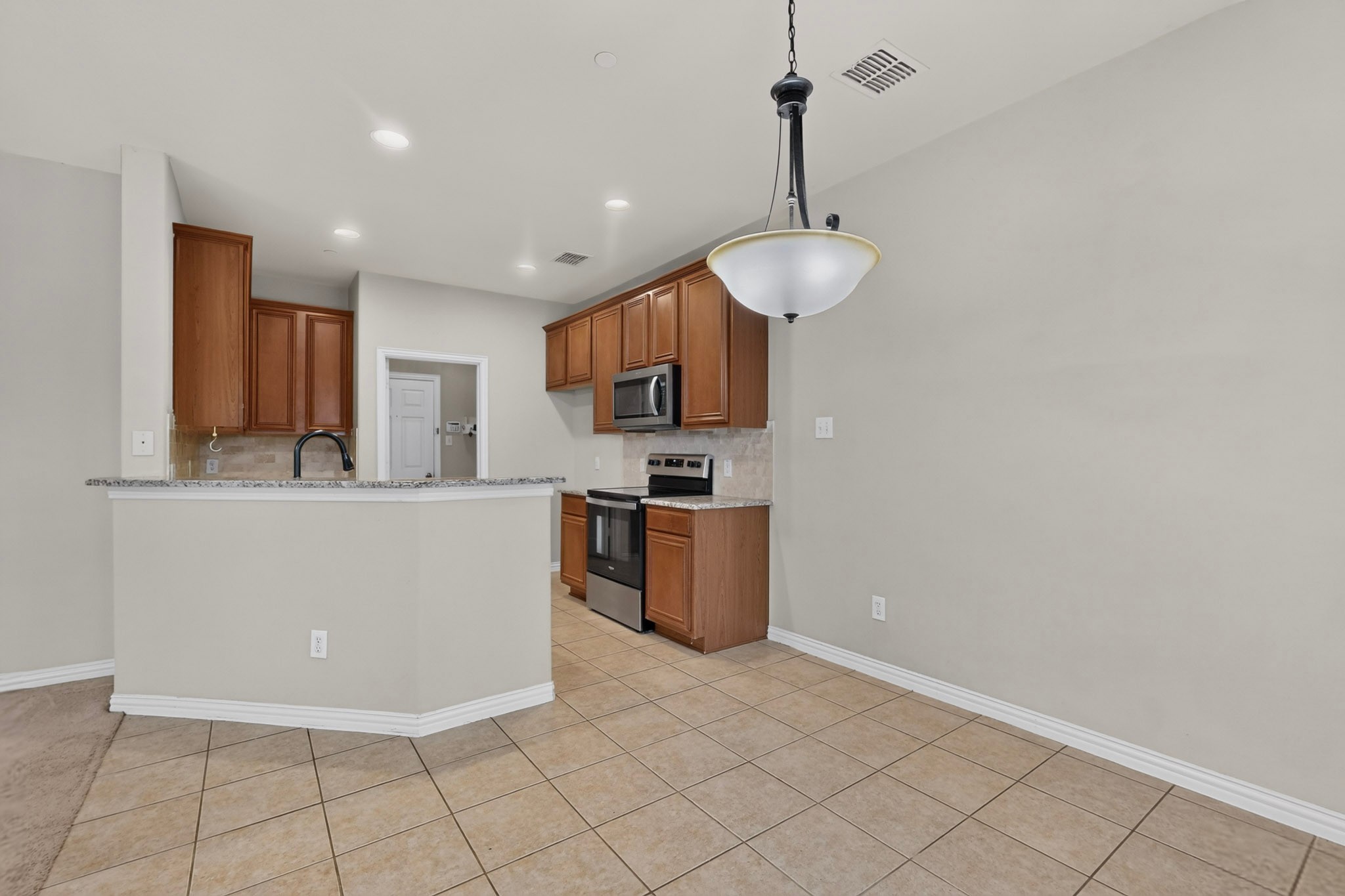8712 San Bernard Street