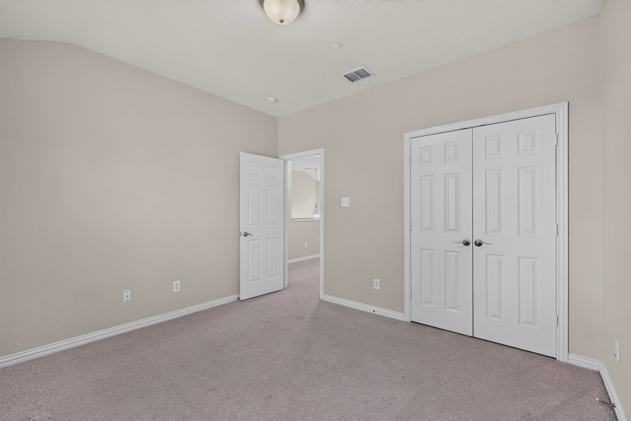 8712 San Bernard Street