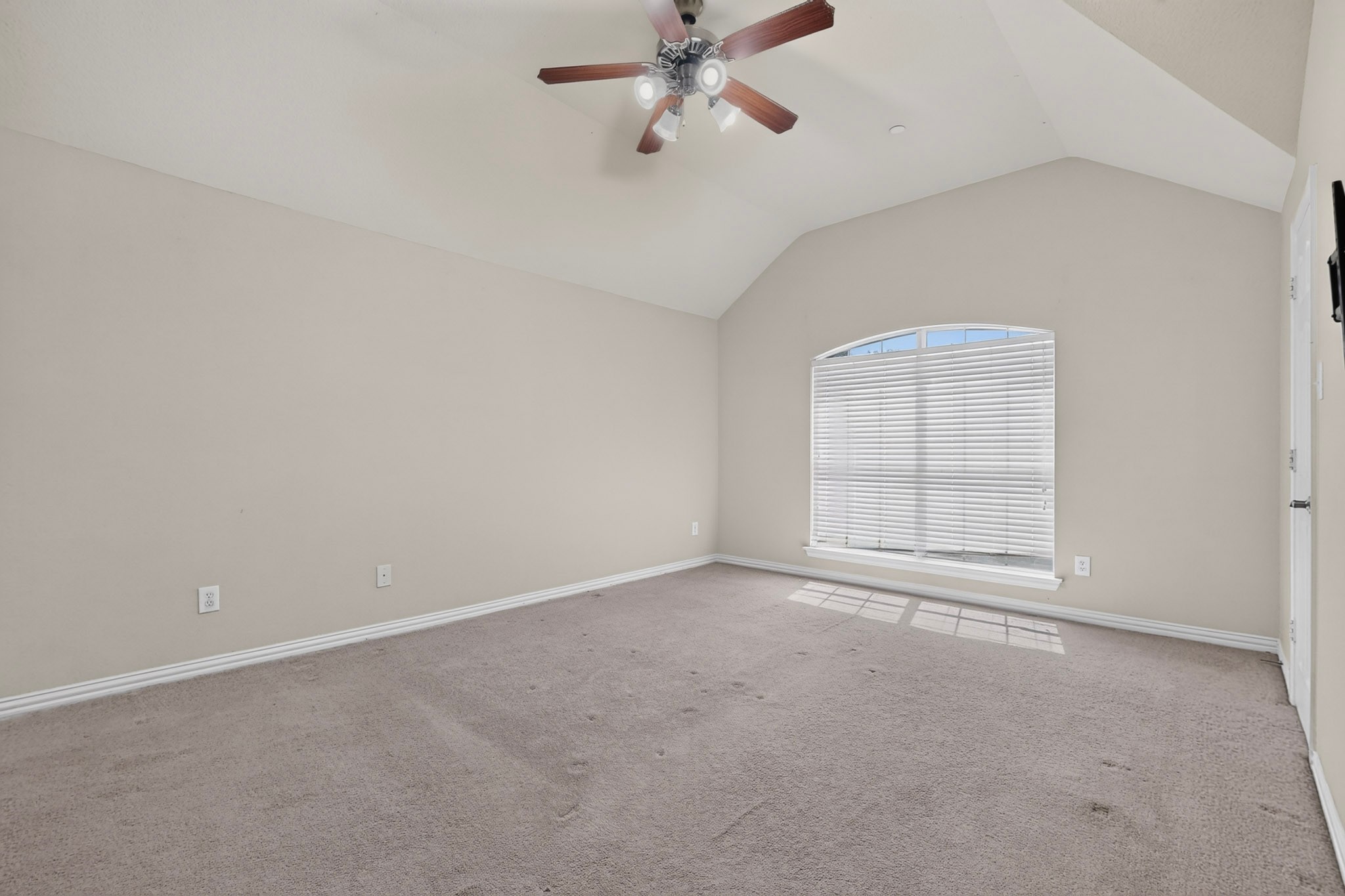8712 San Bernard Street
