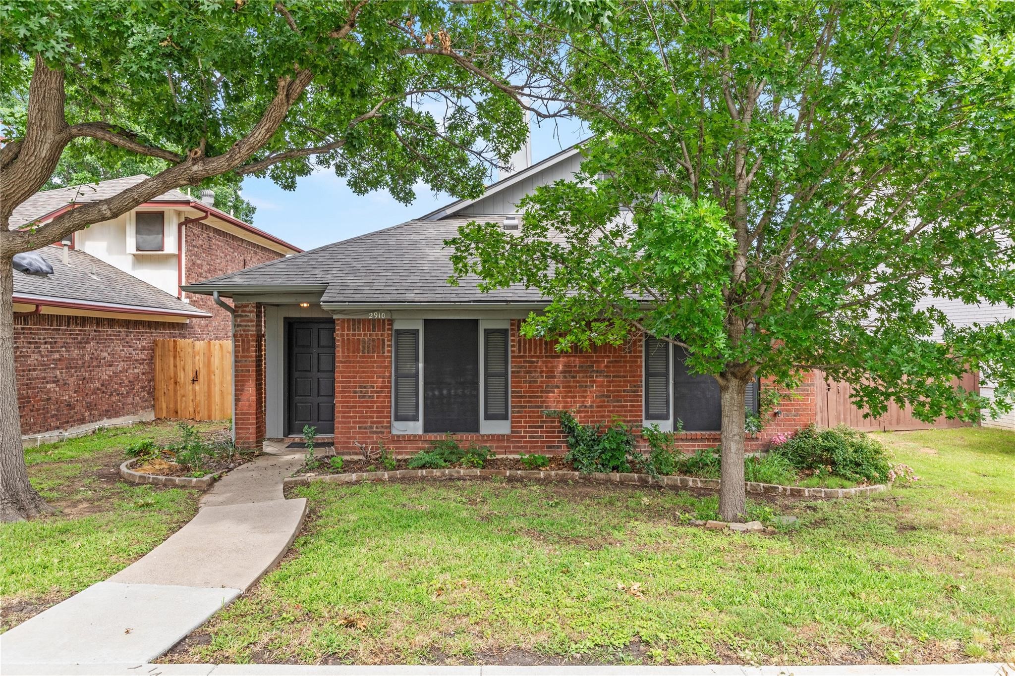 2910 Menlo Park Lane