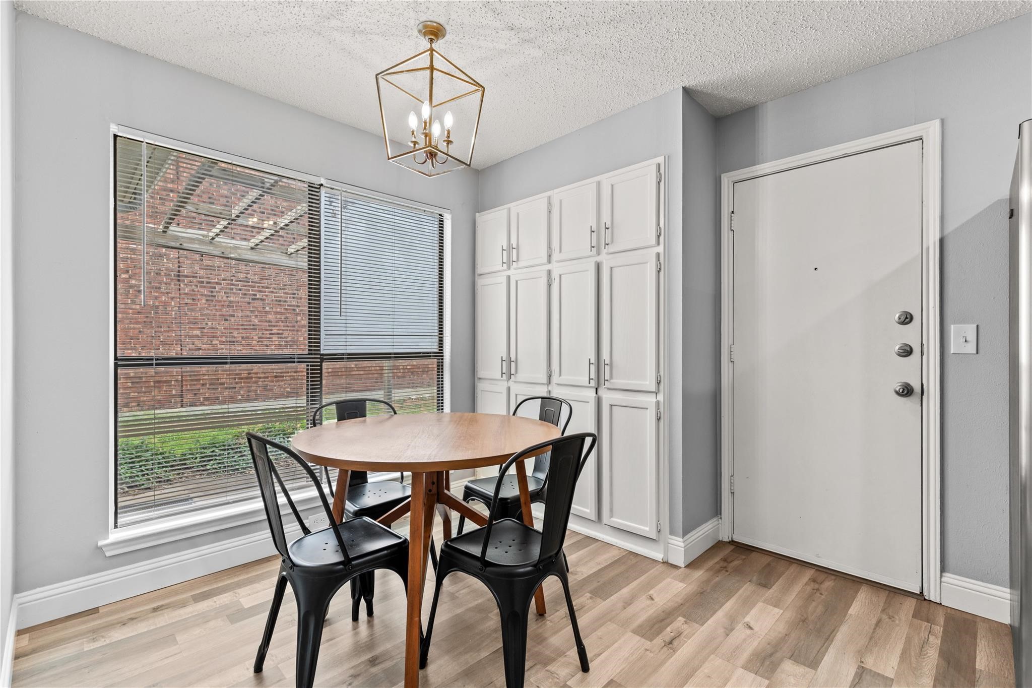 2910 Menlo Park Lane