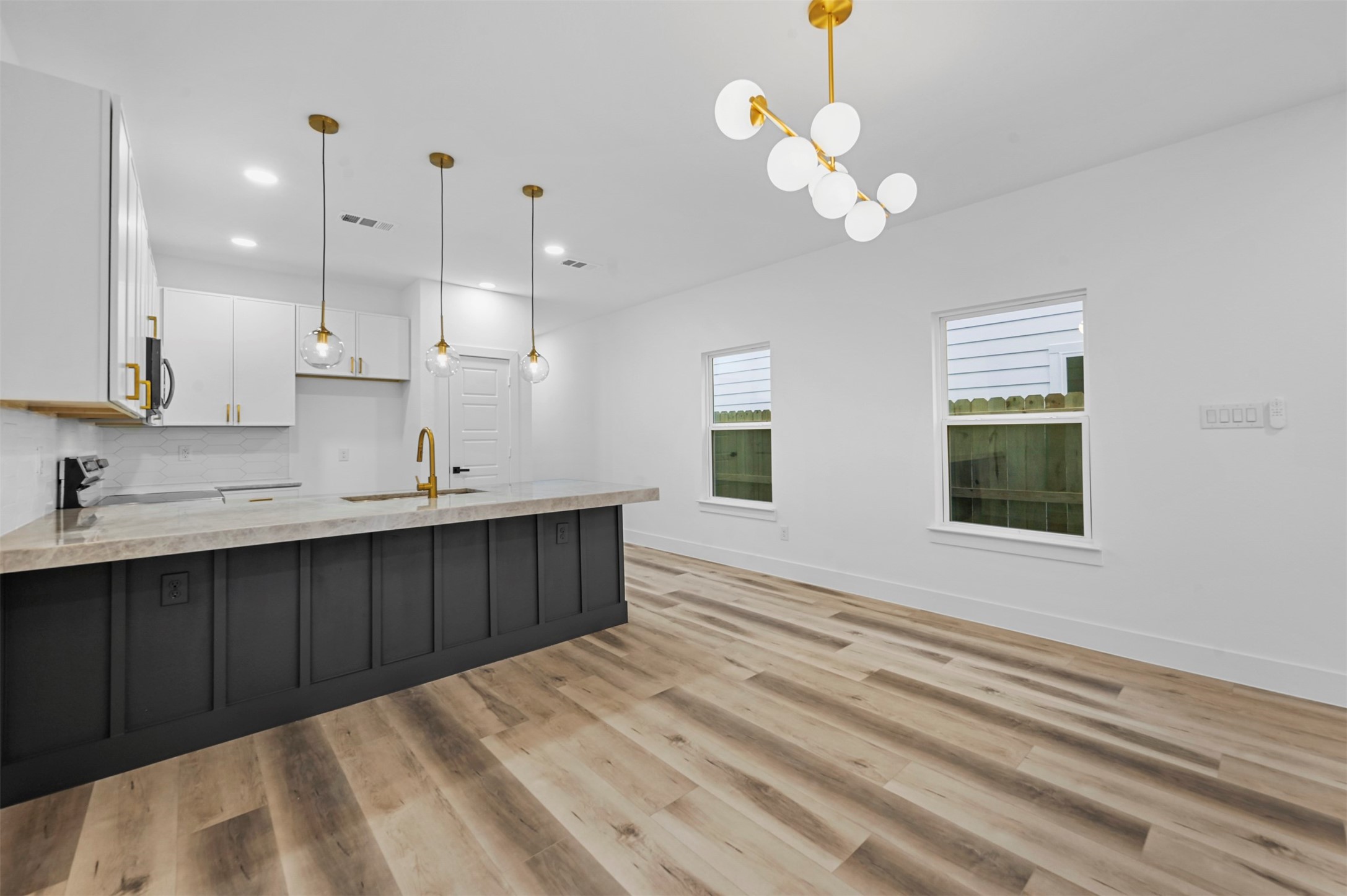 2413 Easley