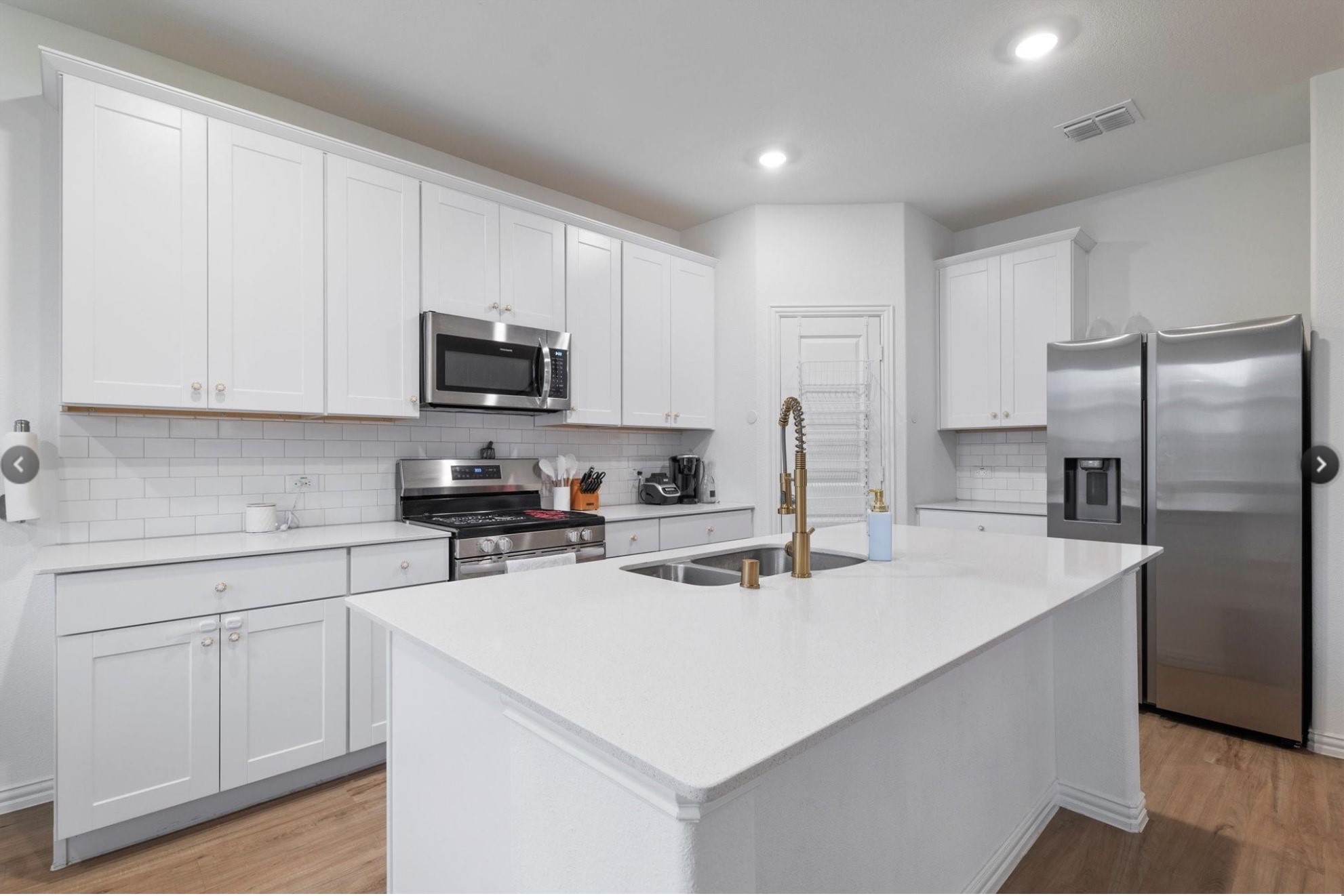221 Ardsley Lane