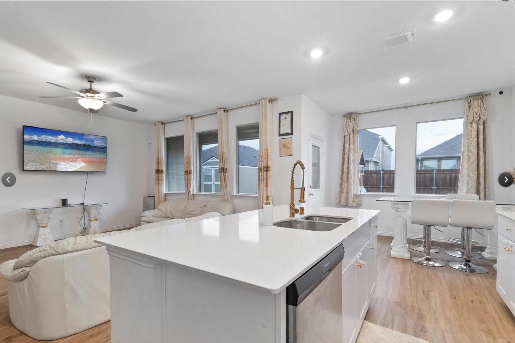 221 Ardsley Lane