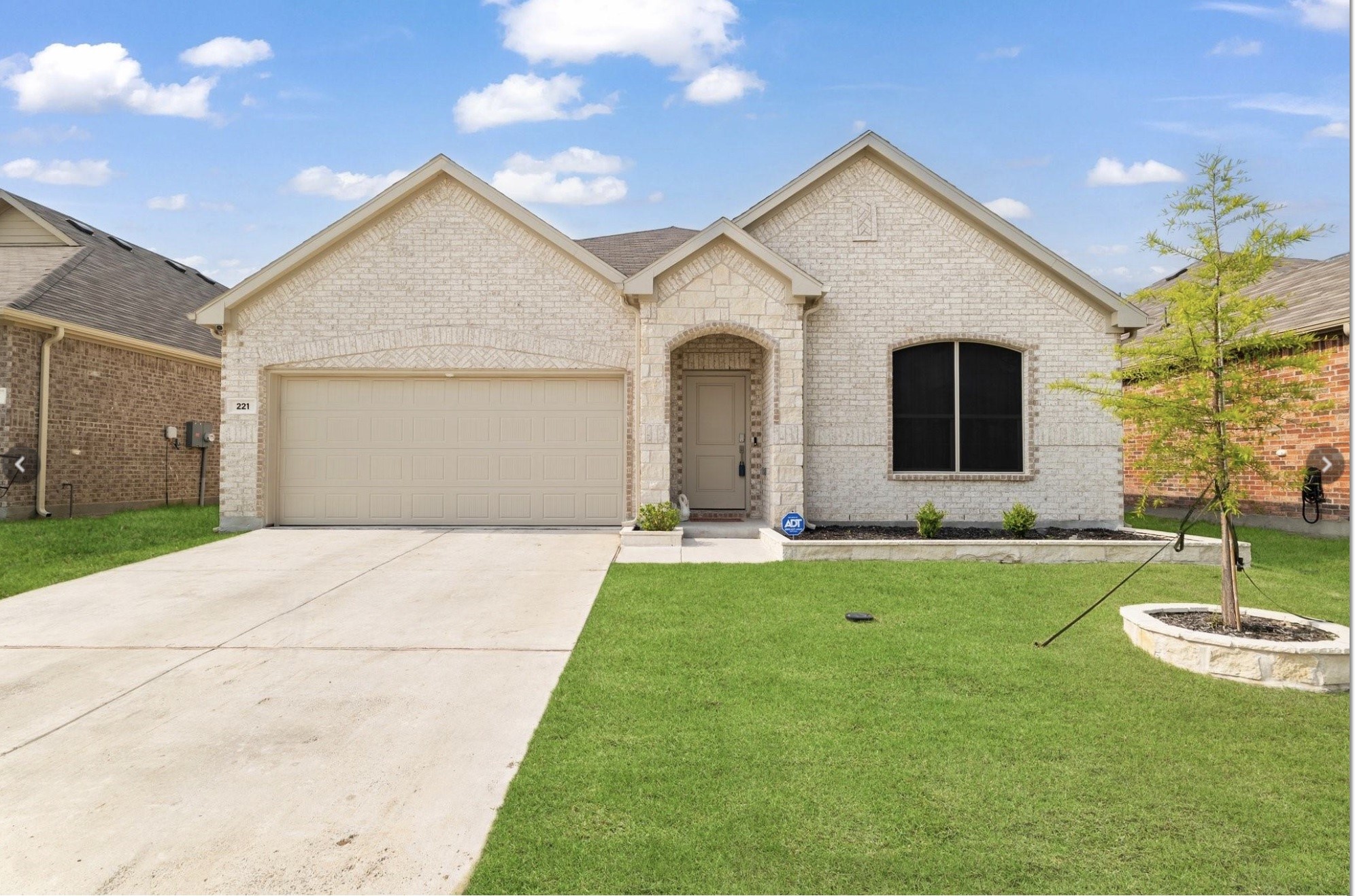 221 Ardsley Lane