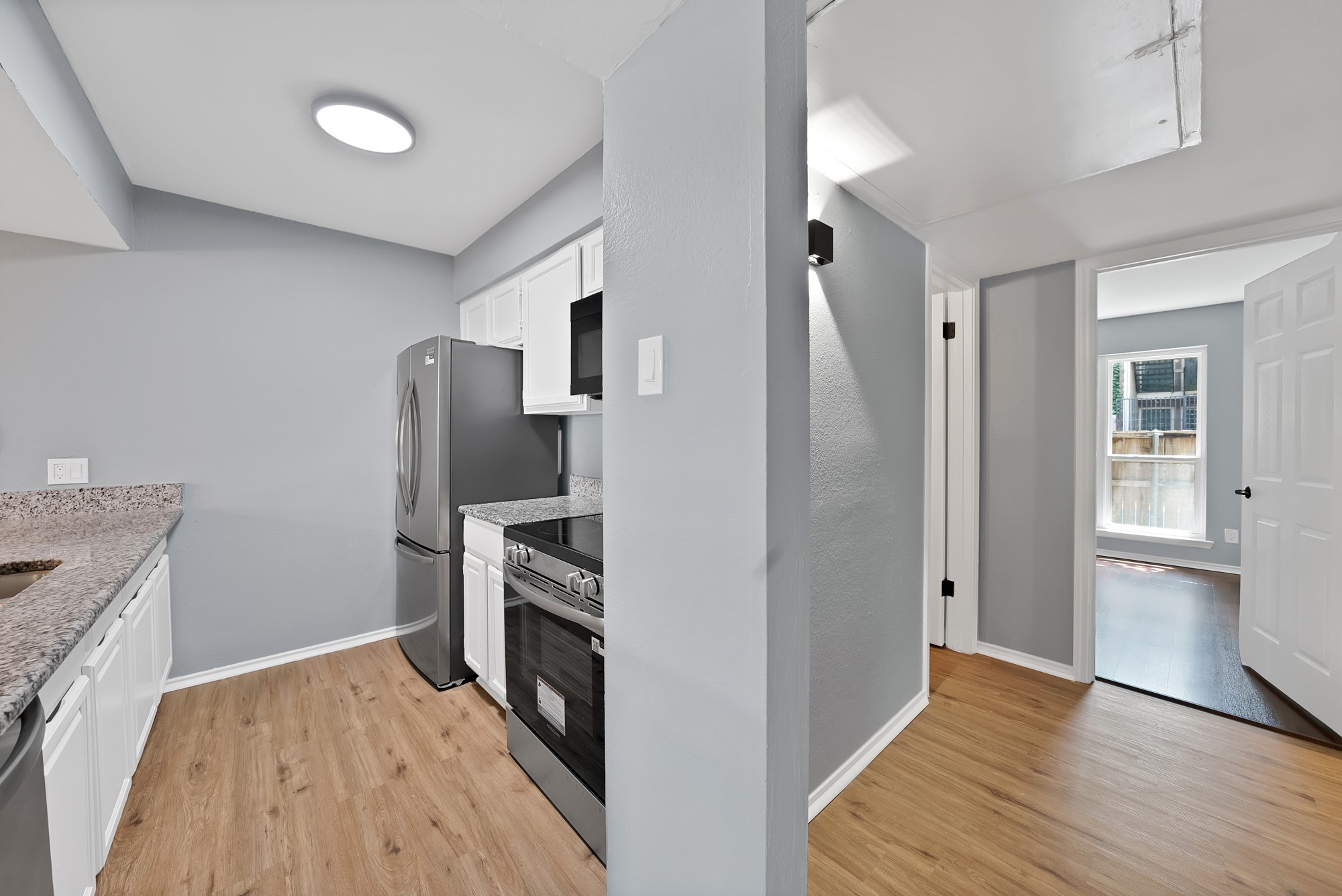 5750 Phoenix Drive 33