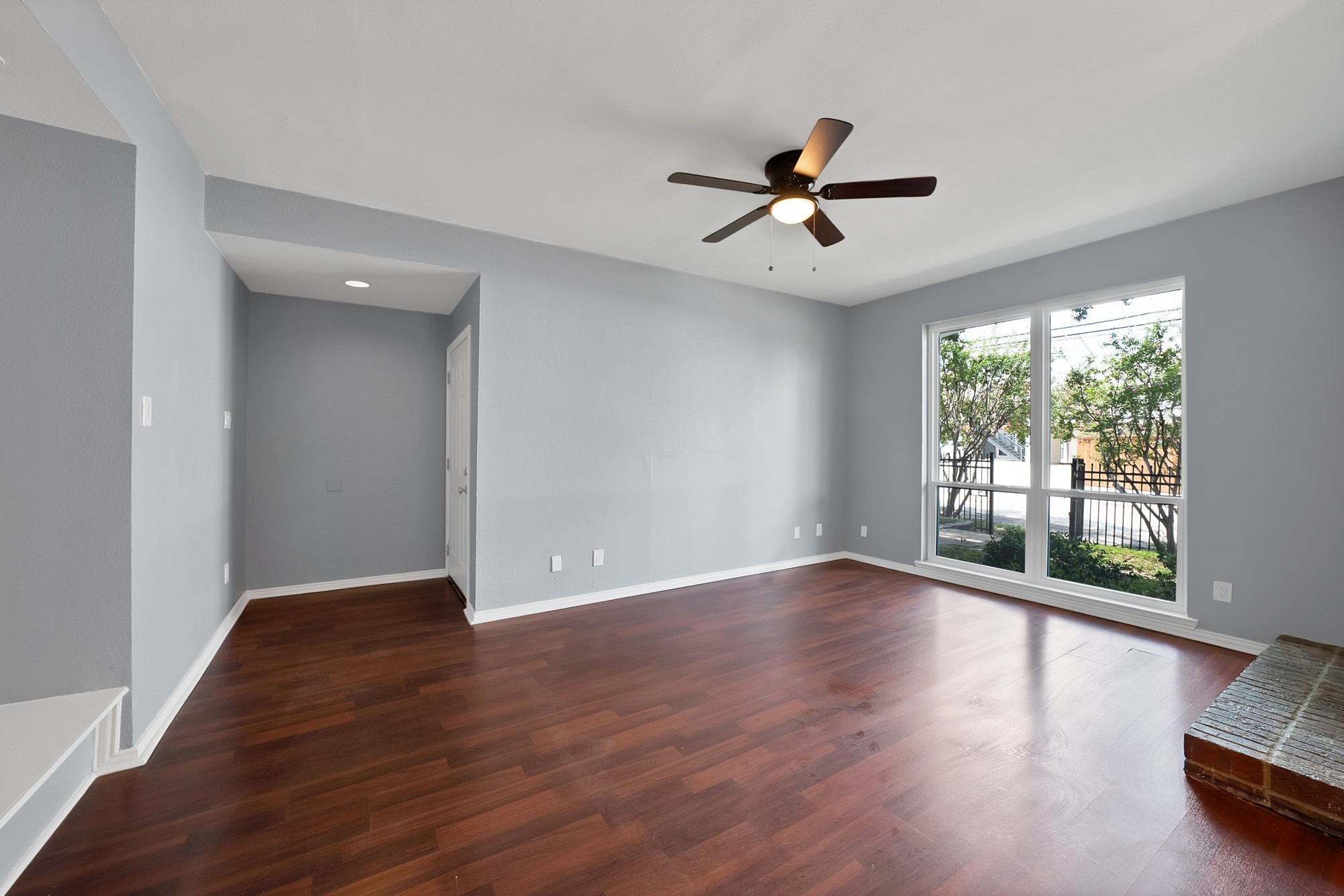5750 Phoenix Drive 33