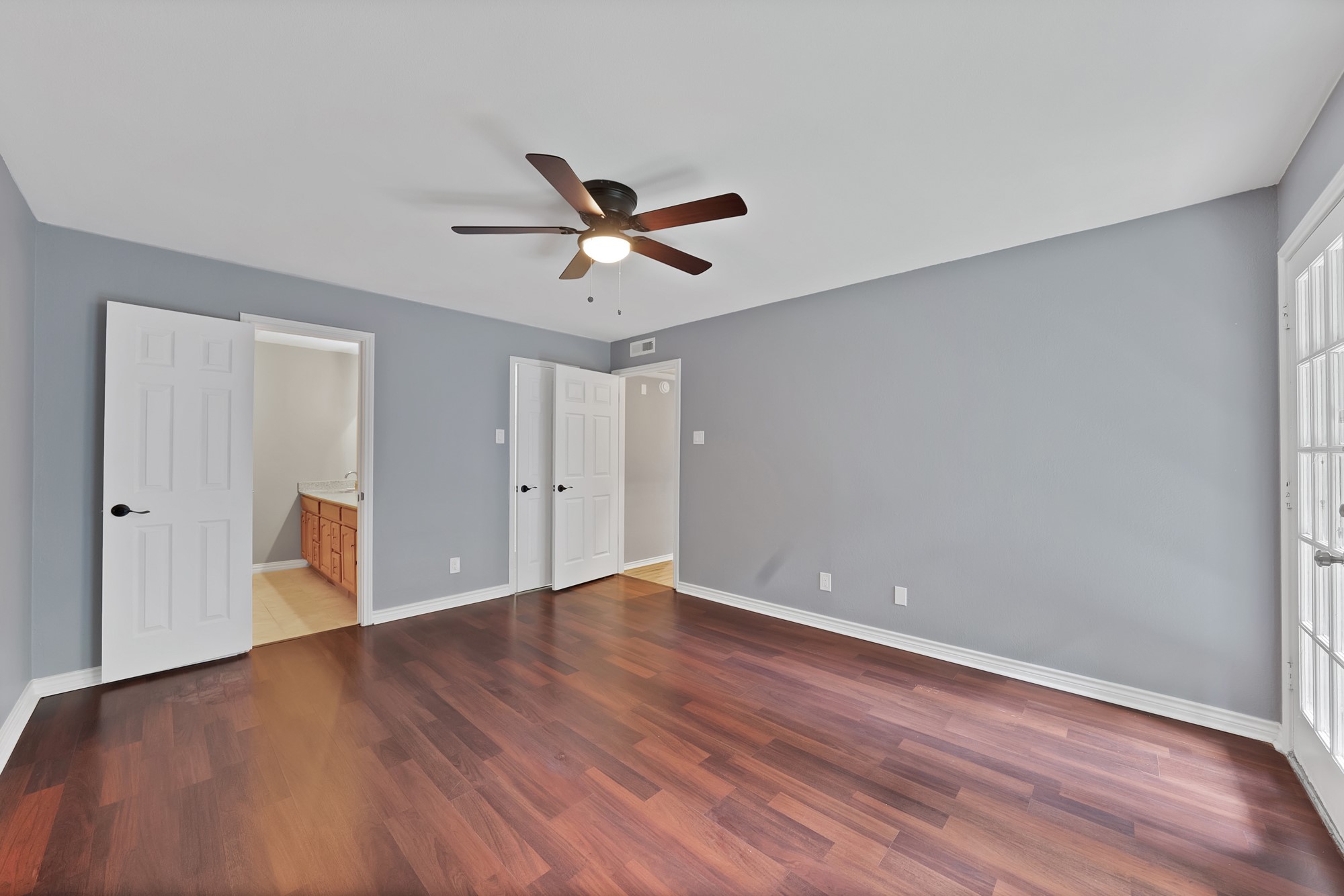 5750 Phoenix Drive 33