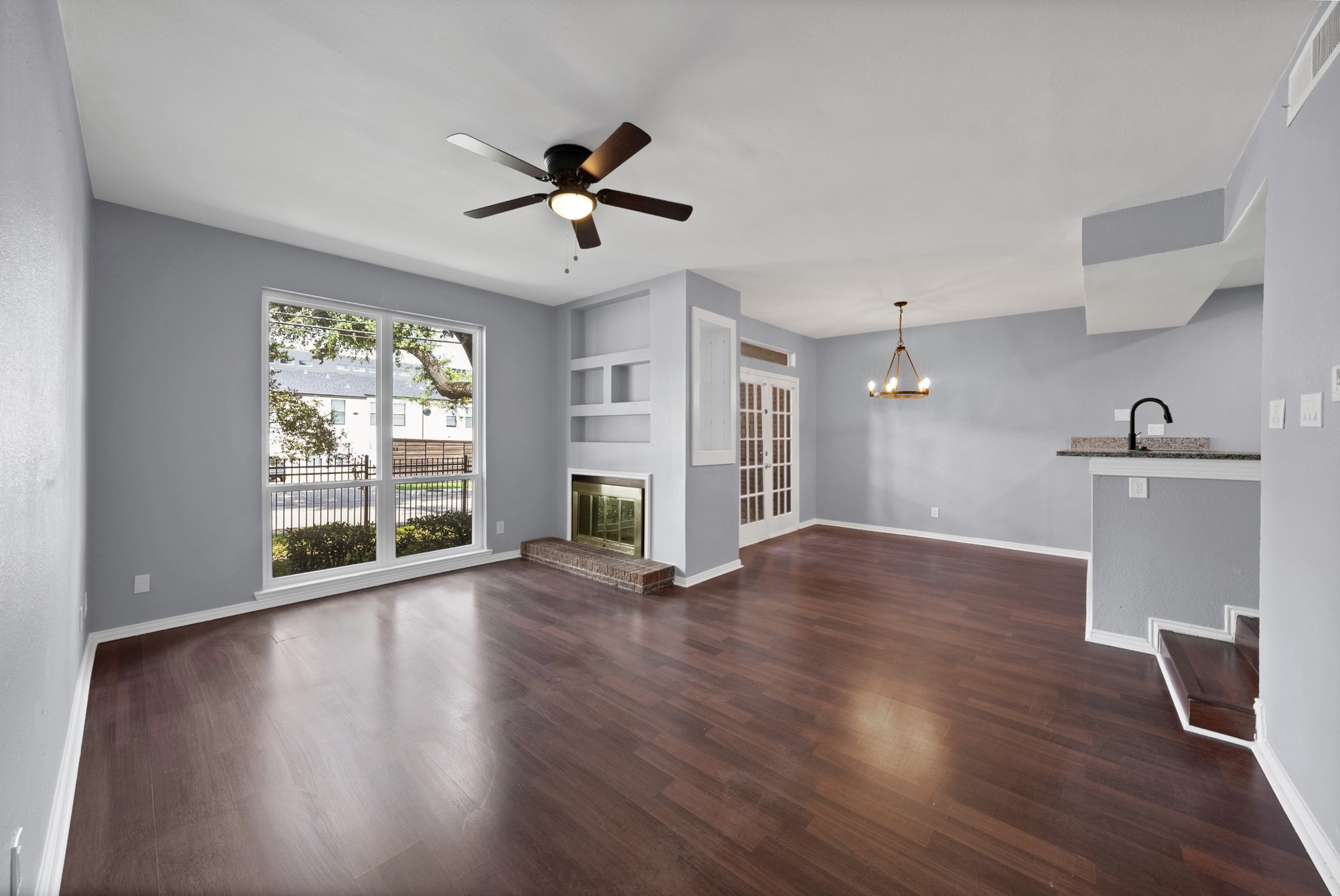 5750 Phoenix Drive 33
