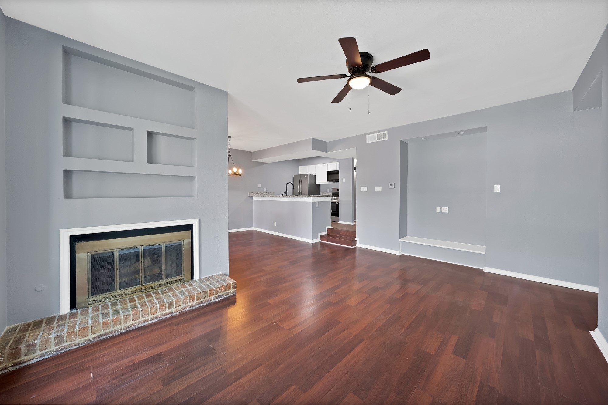 5750 Phoenix Drive 33