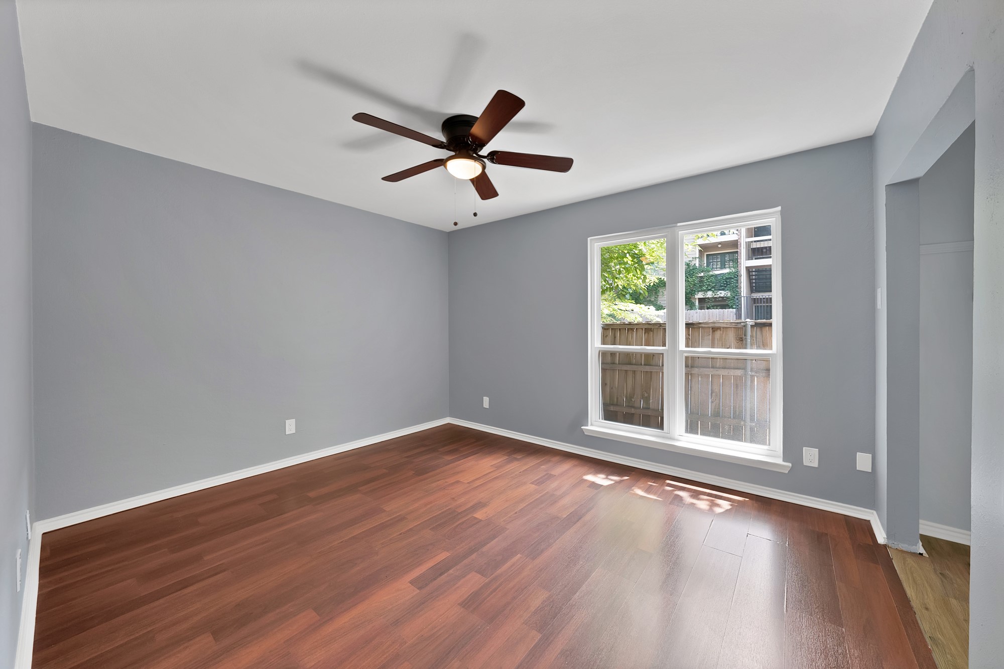5750 Phoenix Drive 33