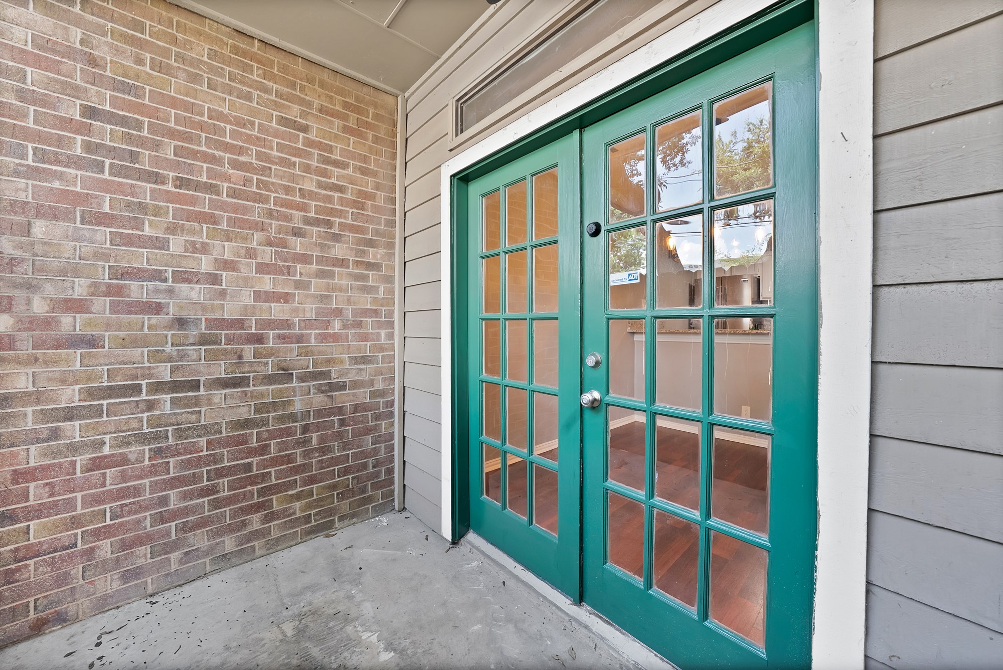 5750 Phoenix Drive 33