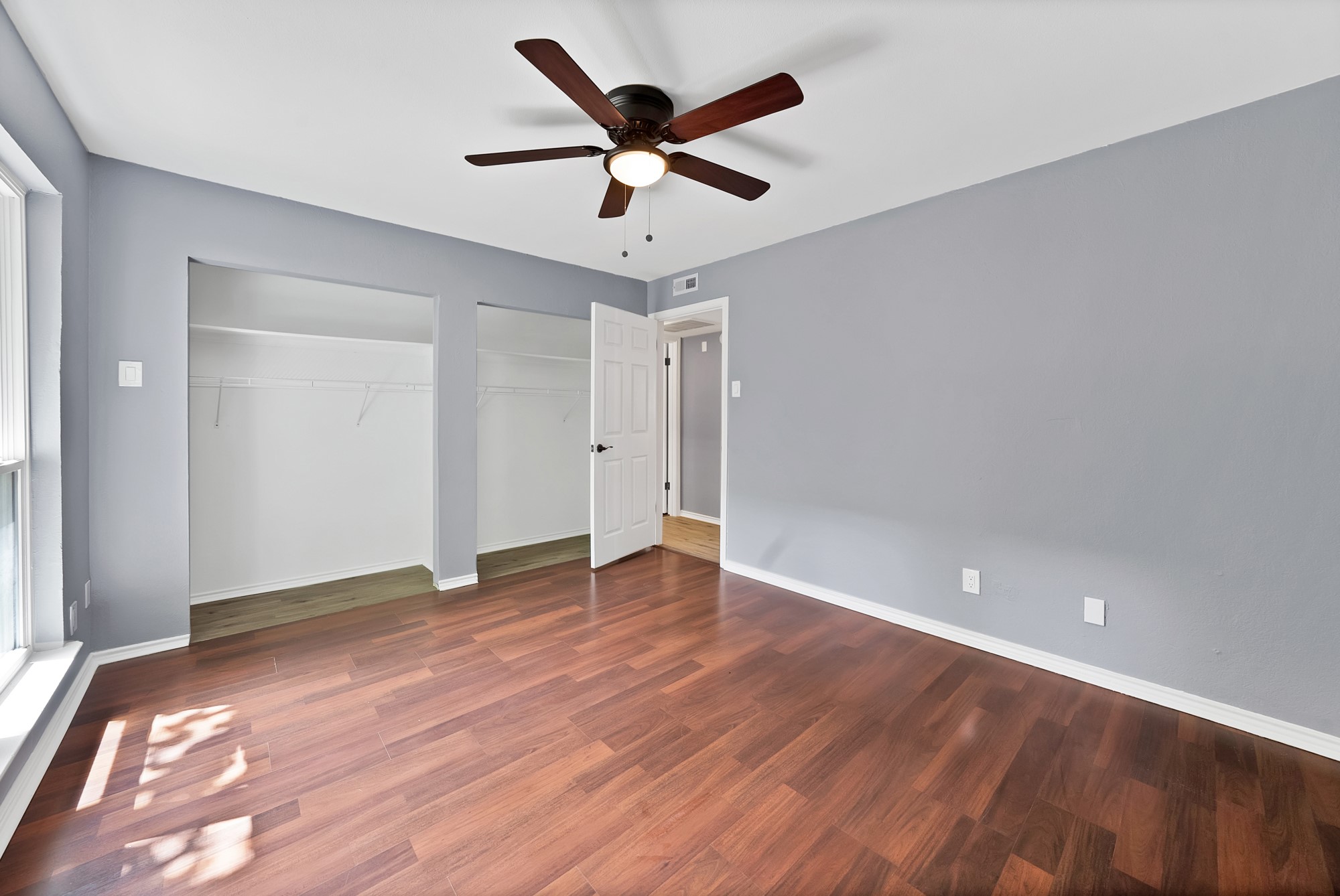 5750 Phoenix Drive 33
