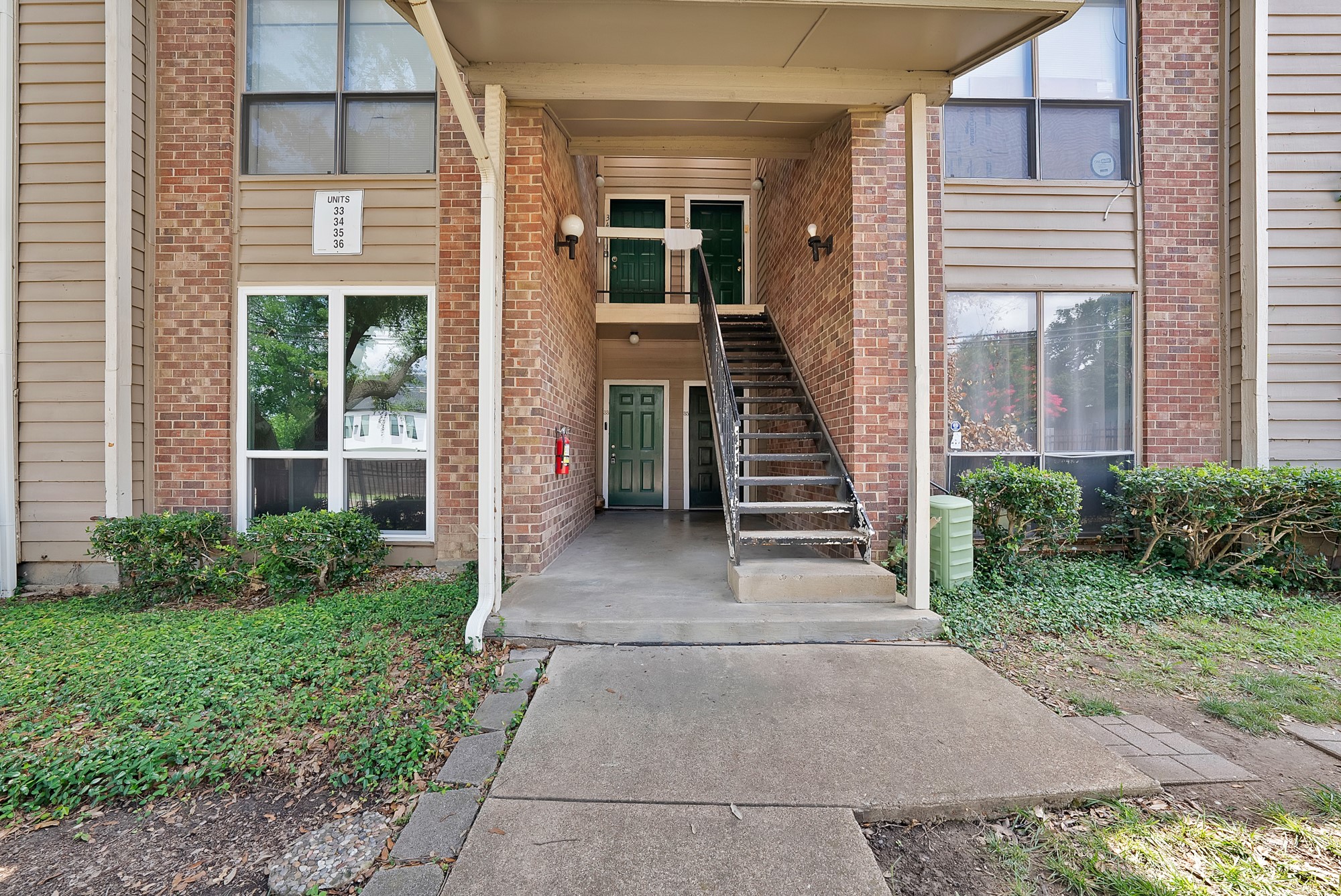 5750 Phoenix Drive 33
