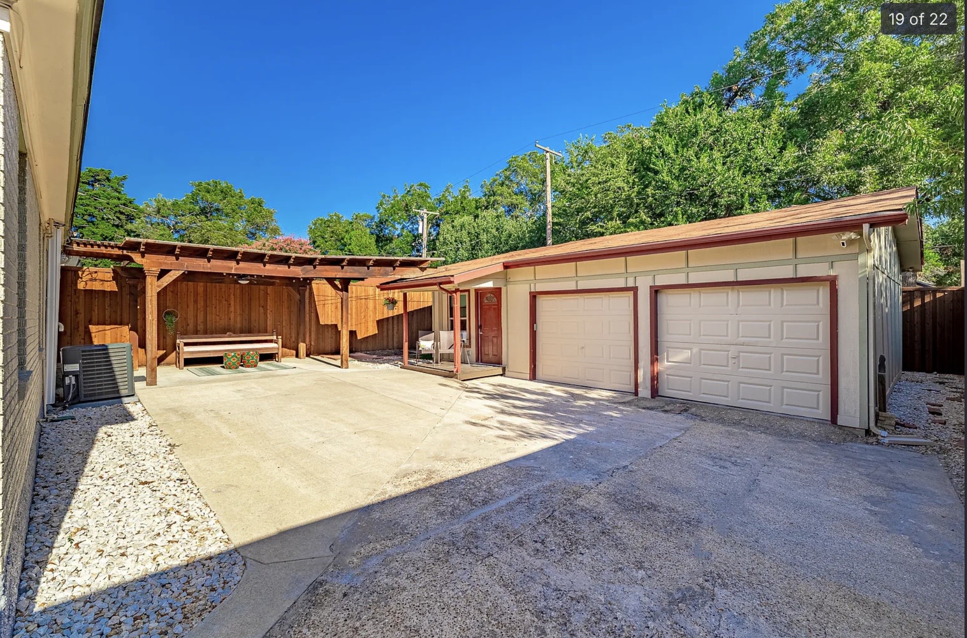 915 Stewart