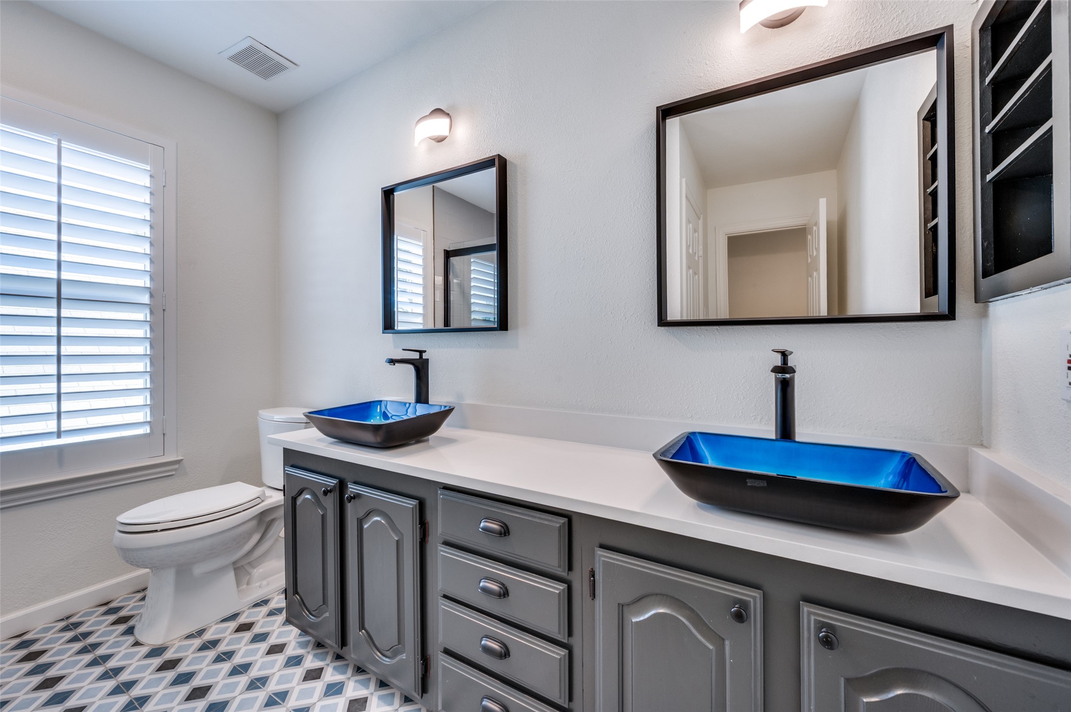 3772 Waterside Court