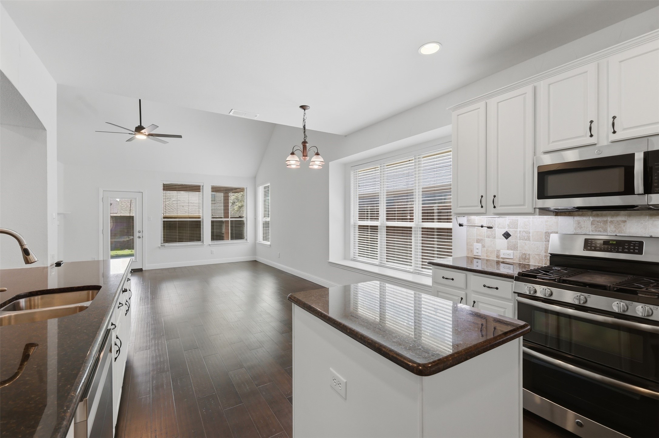 6974 Shoreview