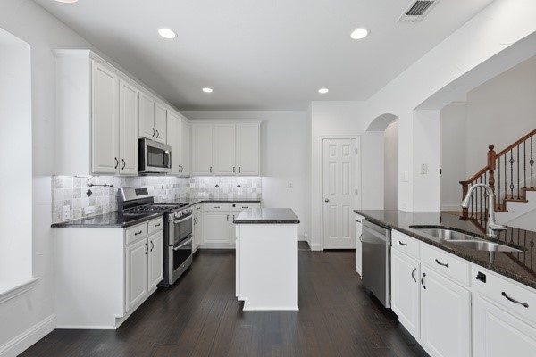 6974 Shoreview