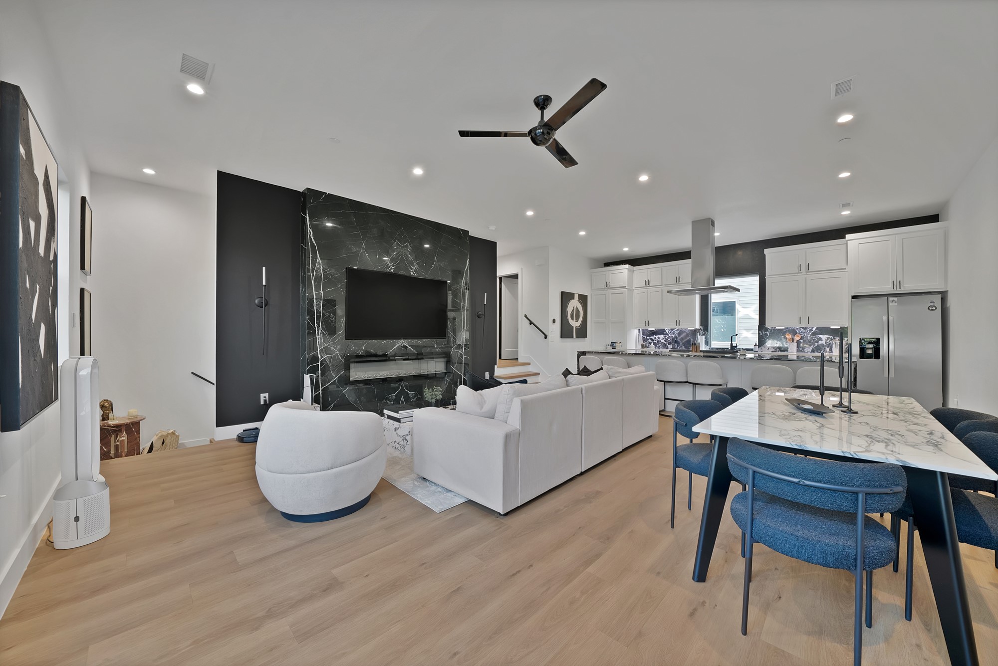 2139 Mail Avenue 102