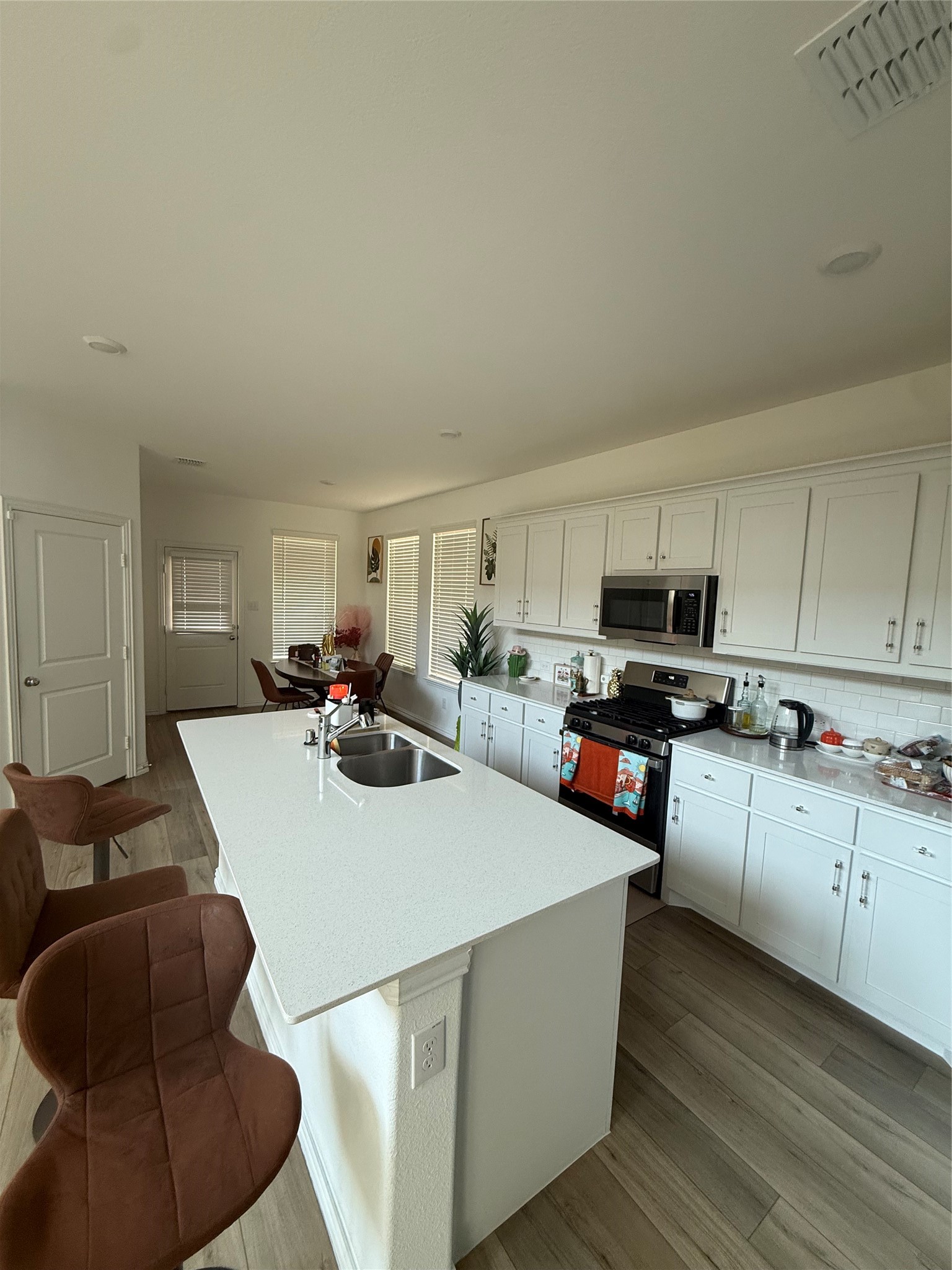 3153 Beechwood