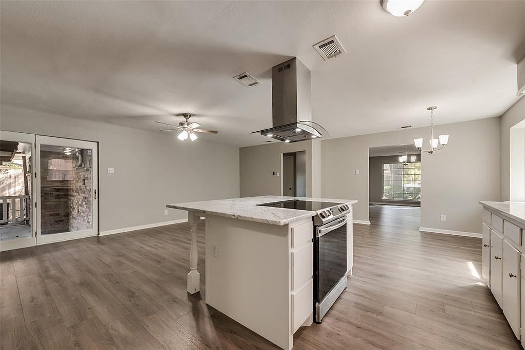 8423 Cadenza Lane