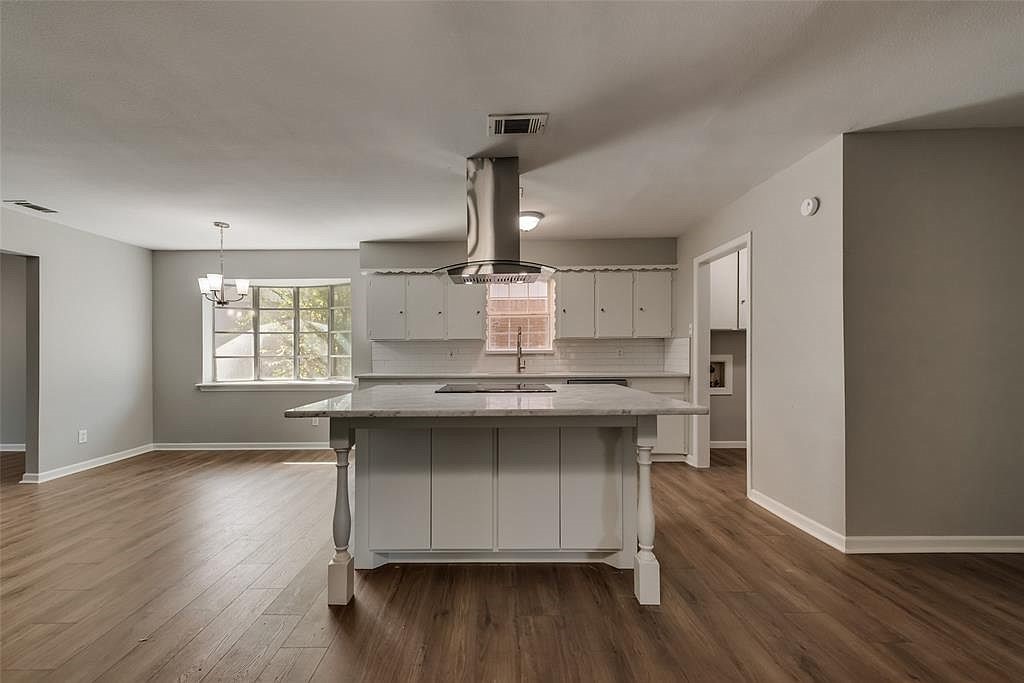 8423 Cadenza Lane