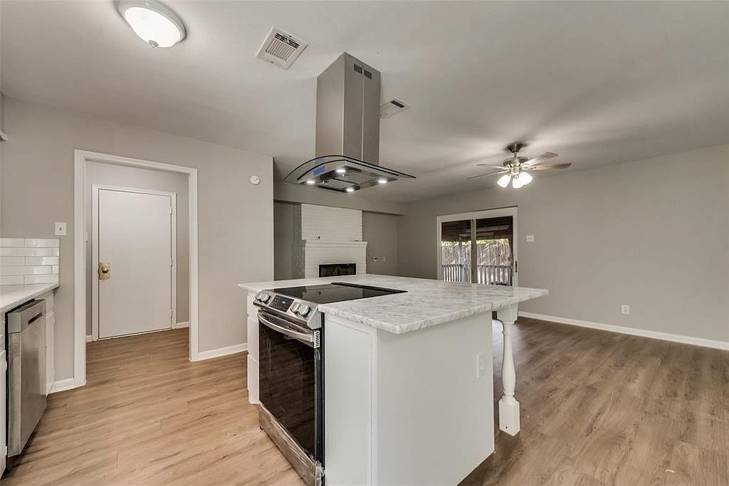 8423 Cadenza Lane