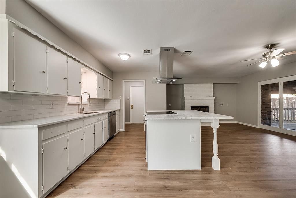 8423 Cadenza Lane