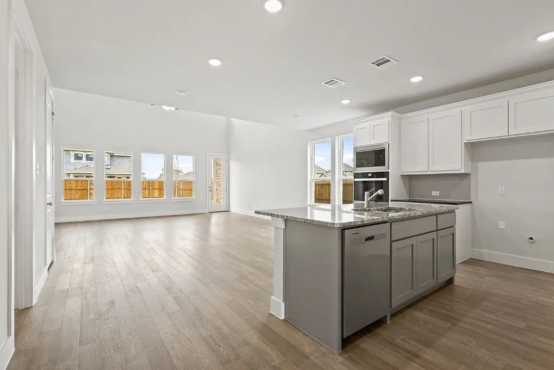 3821 Ablon Trail