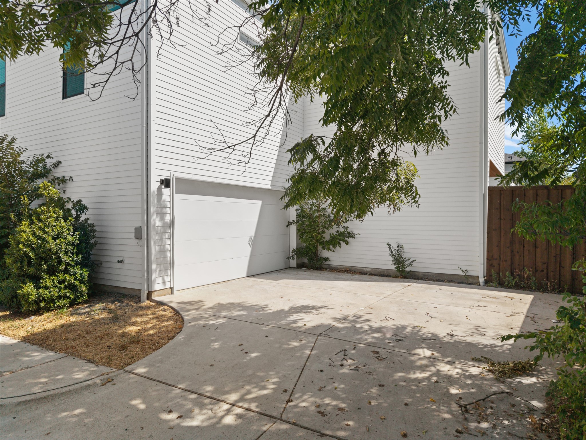 2513 N Winnetka Avenue