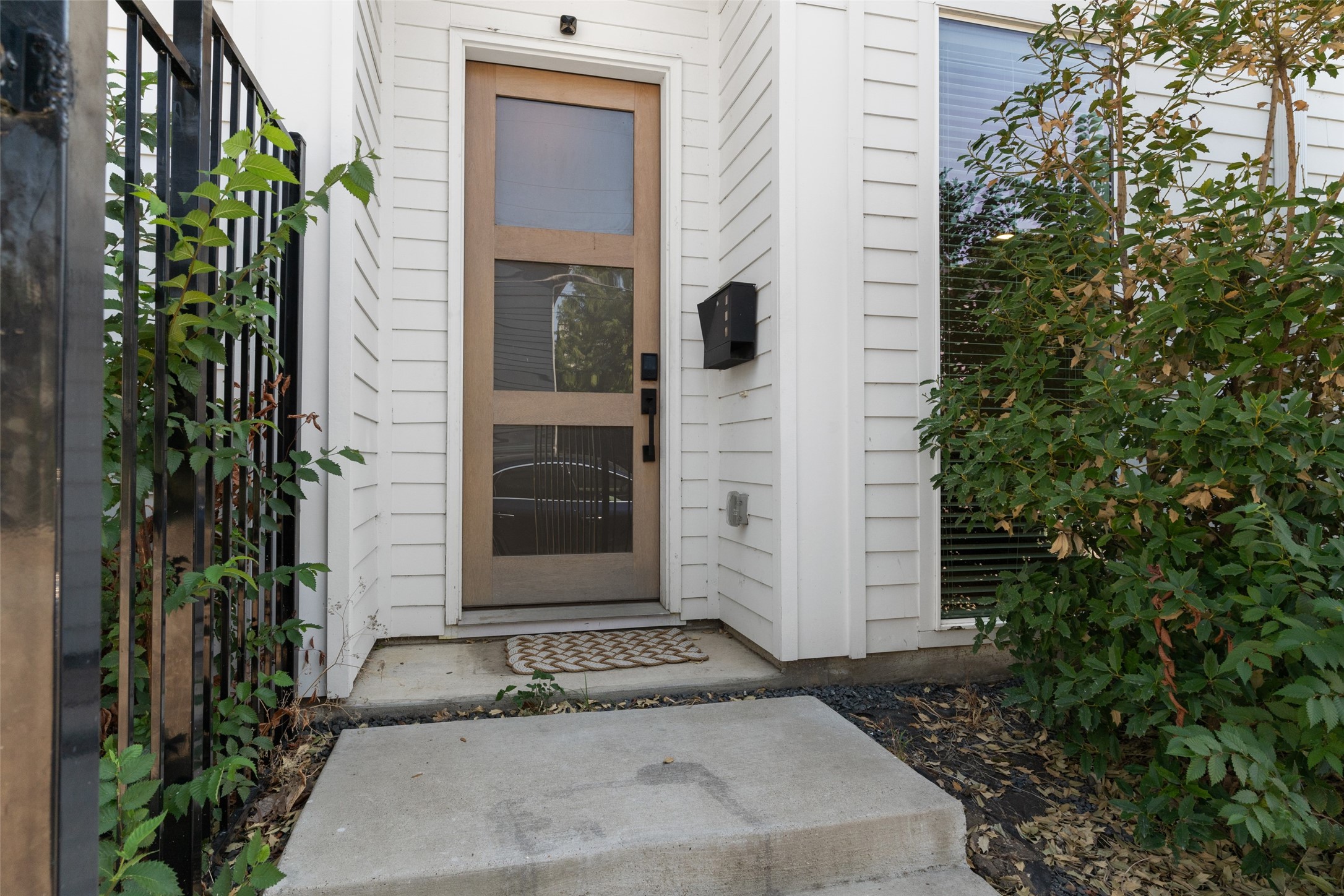 2513 N Winnetka Avenue
