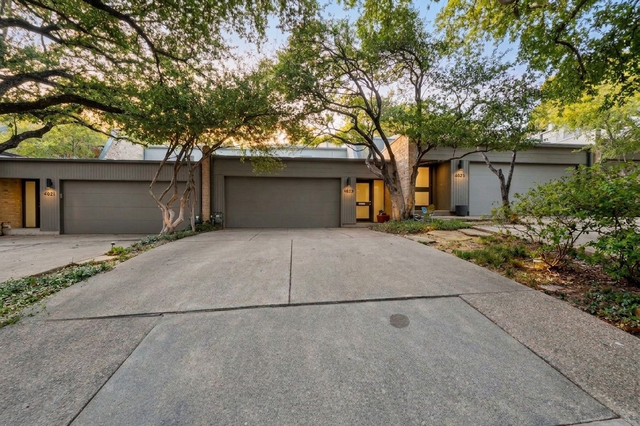 4023 Travis Street