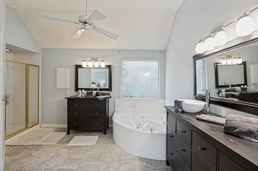10913 Alexandria Drive