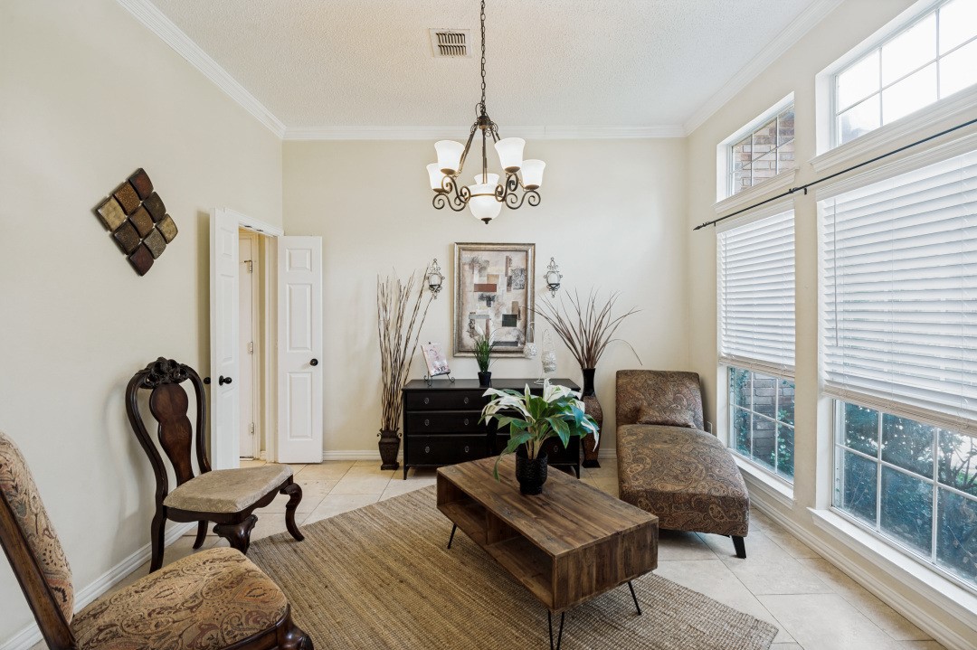 10913 Alexandria Drive