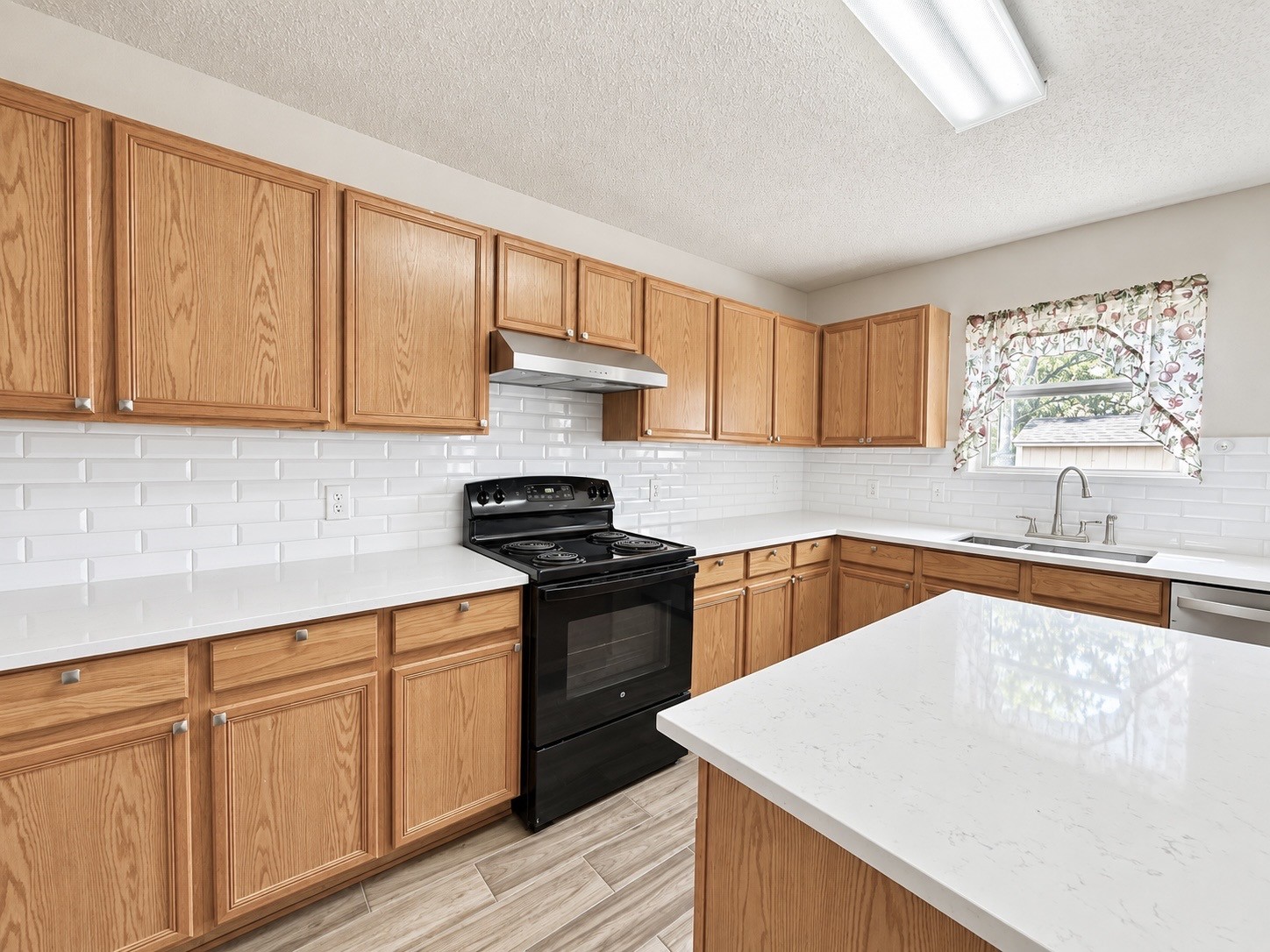 14800 Ledgeview Court