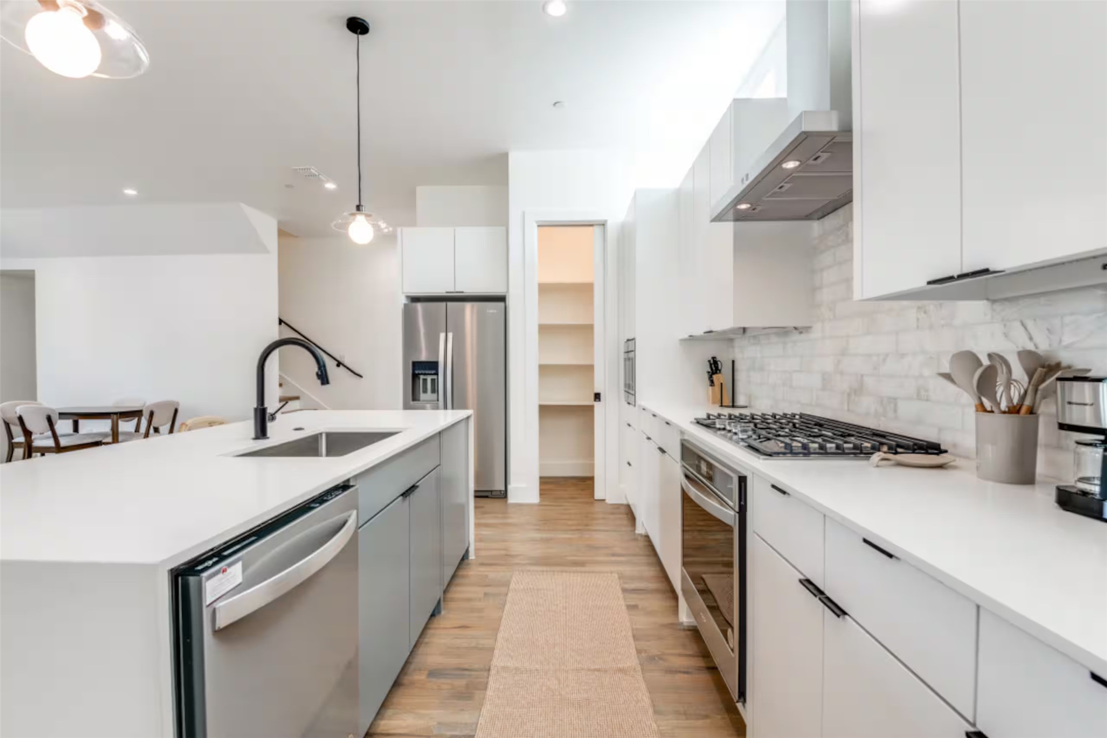 2915 Lucas Drive 102