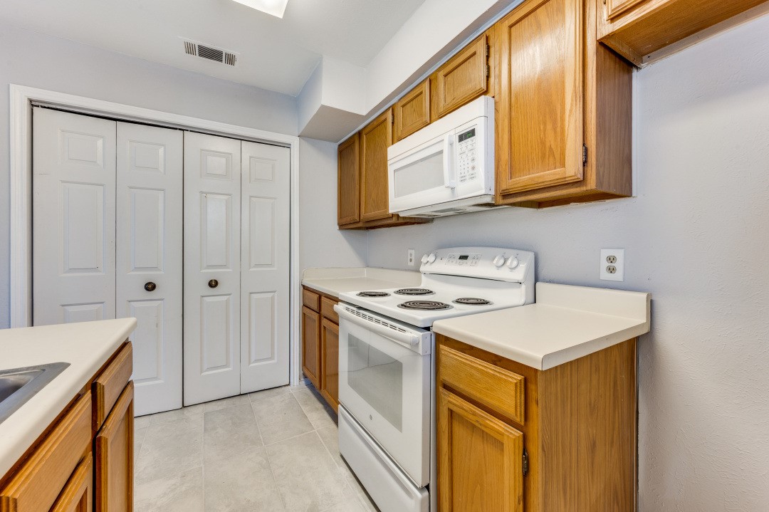2835 Keller Springs 502