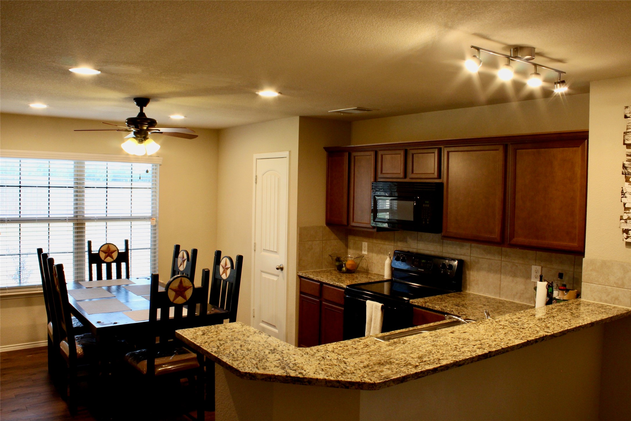 1699 Eagle River Trail