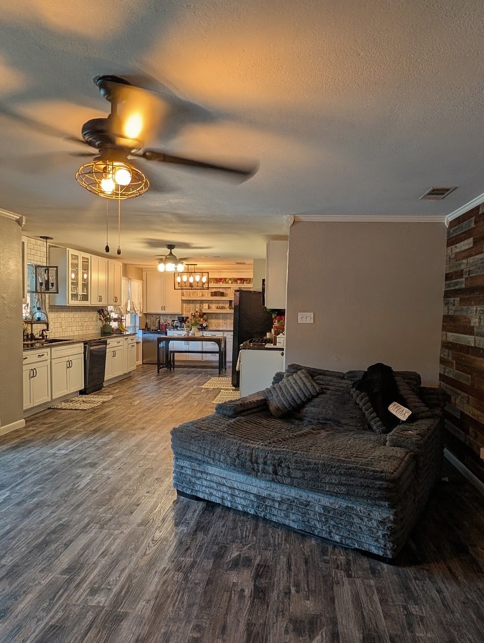 1129 Henson