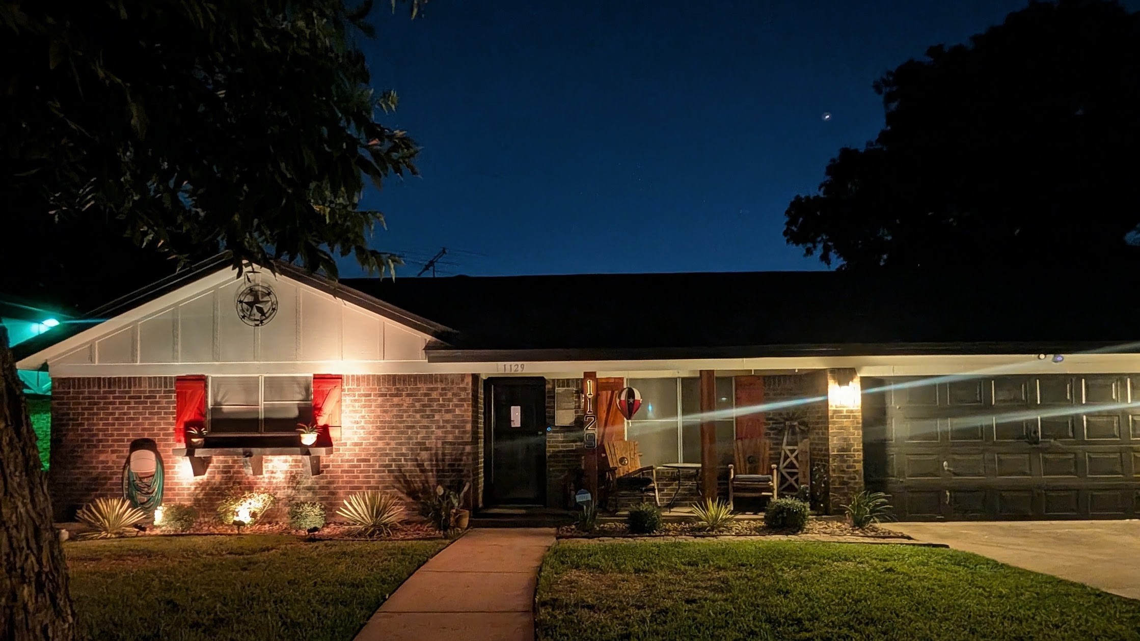 1129 Henson