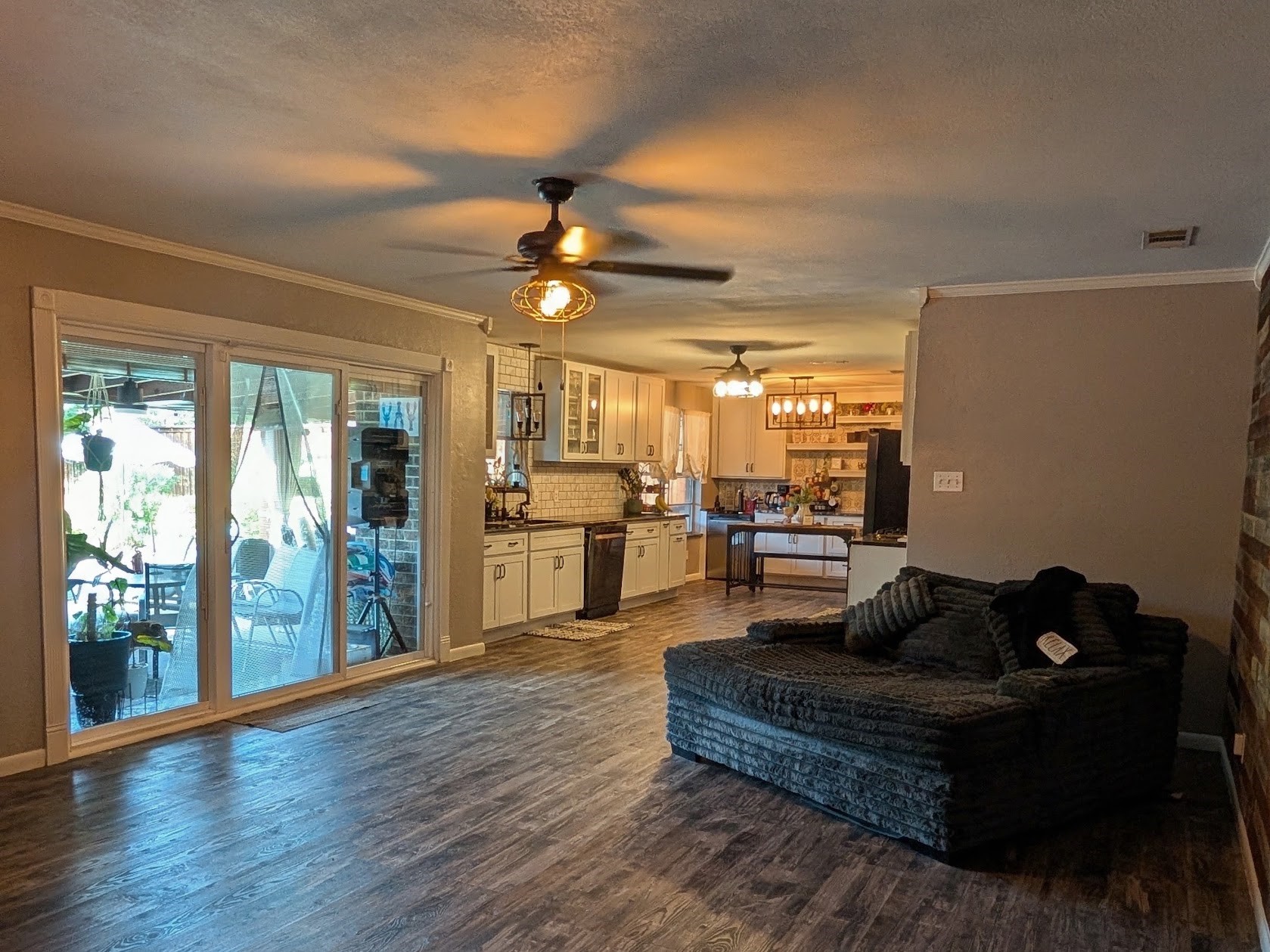 1129 Henson
